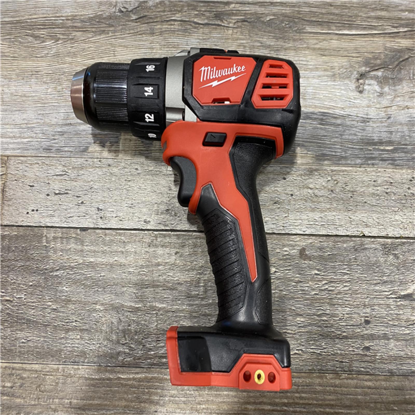 AS-IS Milwaukee 18V Lithium-Ion Cordless 1/2 in. Drill Driver Kit