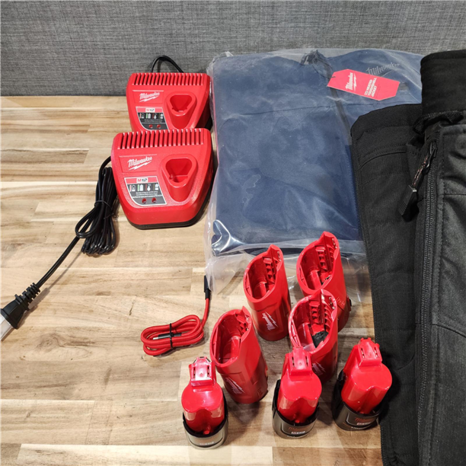 HOUSTON LOCATION - AS-IS MILWAUKEE 4 HEATED CLOTHING COMBO KIT