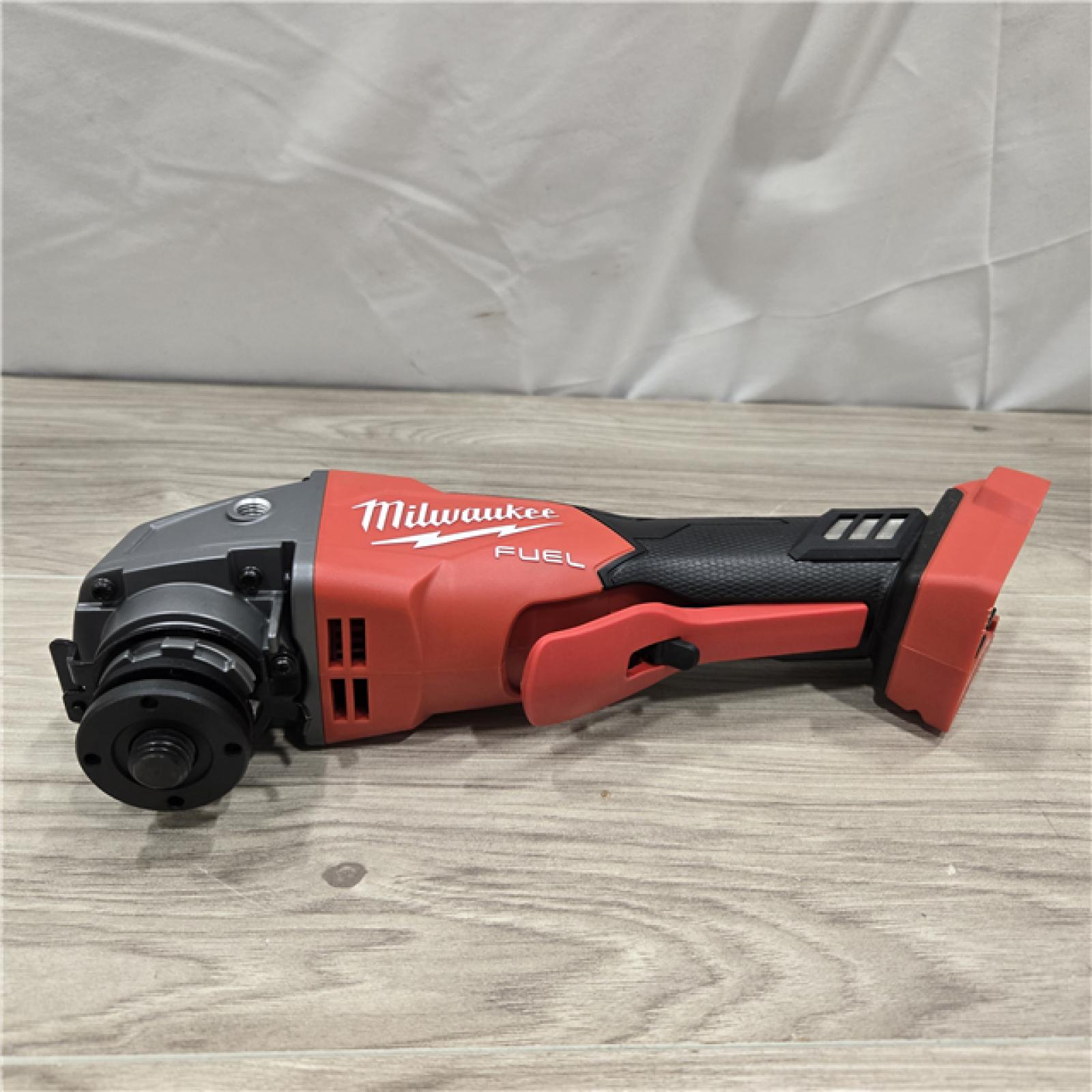 AS-IS Milwaukee M18 FUEL 6Ah FORGE Cordless 4-1/2 to 5 in. Angle Grinder Kit