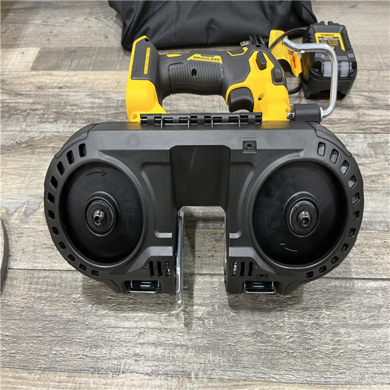AS-IS DEWALT ATOMIC 20V MAX Lithium-Ion Cordless 1-1/4 in. Bandsaw Kit