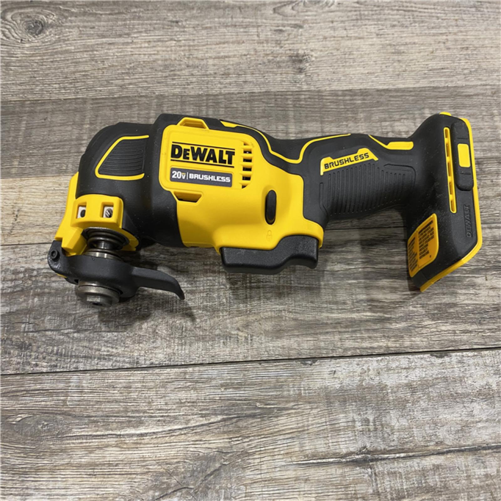 AS-IS DEWALT ATOMIC 20V MAX Cordless Brushless Oscillating Multi Tool Kit