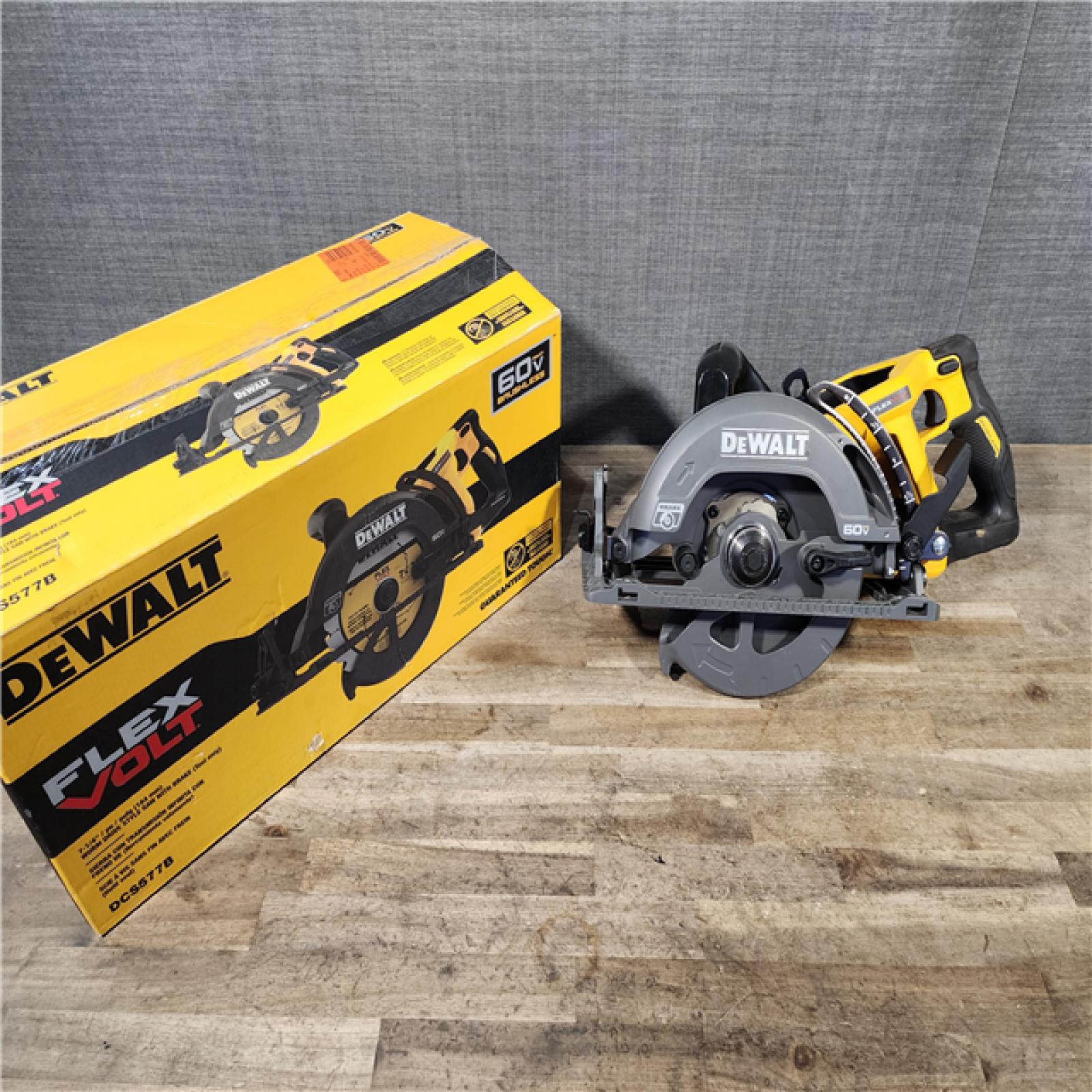HOUSTON LOCATION - AS-IS DEWALT FLEXVOLT 60V MAX Cordless Brushless 7-1/4 in. Wormdrive Style Circular Saw (Tool Only)
