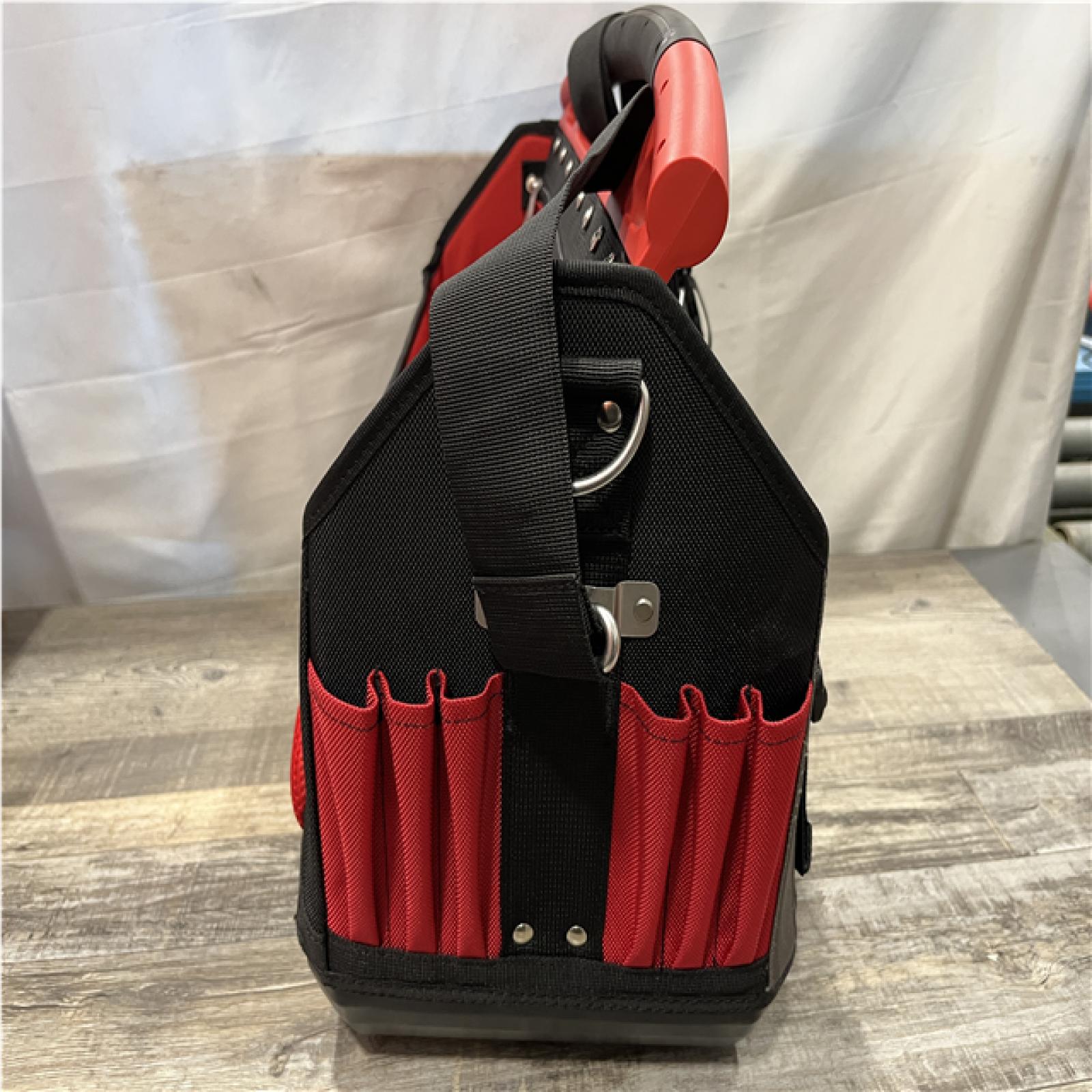 NEW - Milwaukee 20 in. PACKOUT Tote