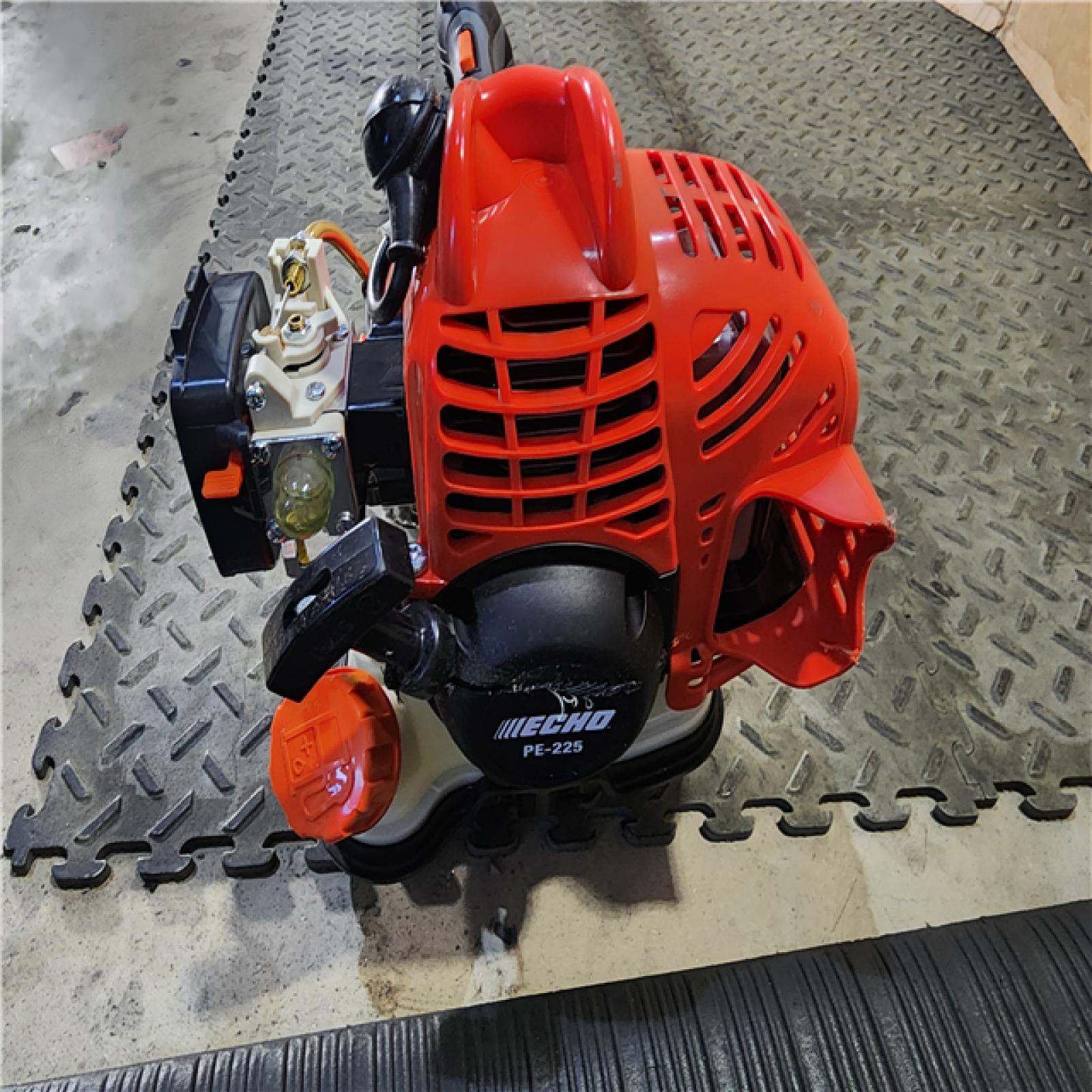 HOUSTON LOCATION - AS-IS ECHO 21.2 cc Gas 2-Stroke Lawn Edger