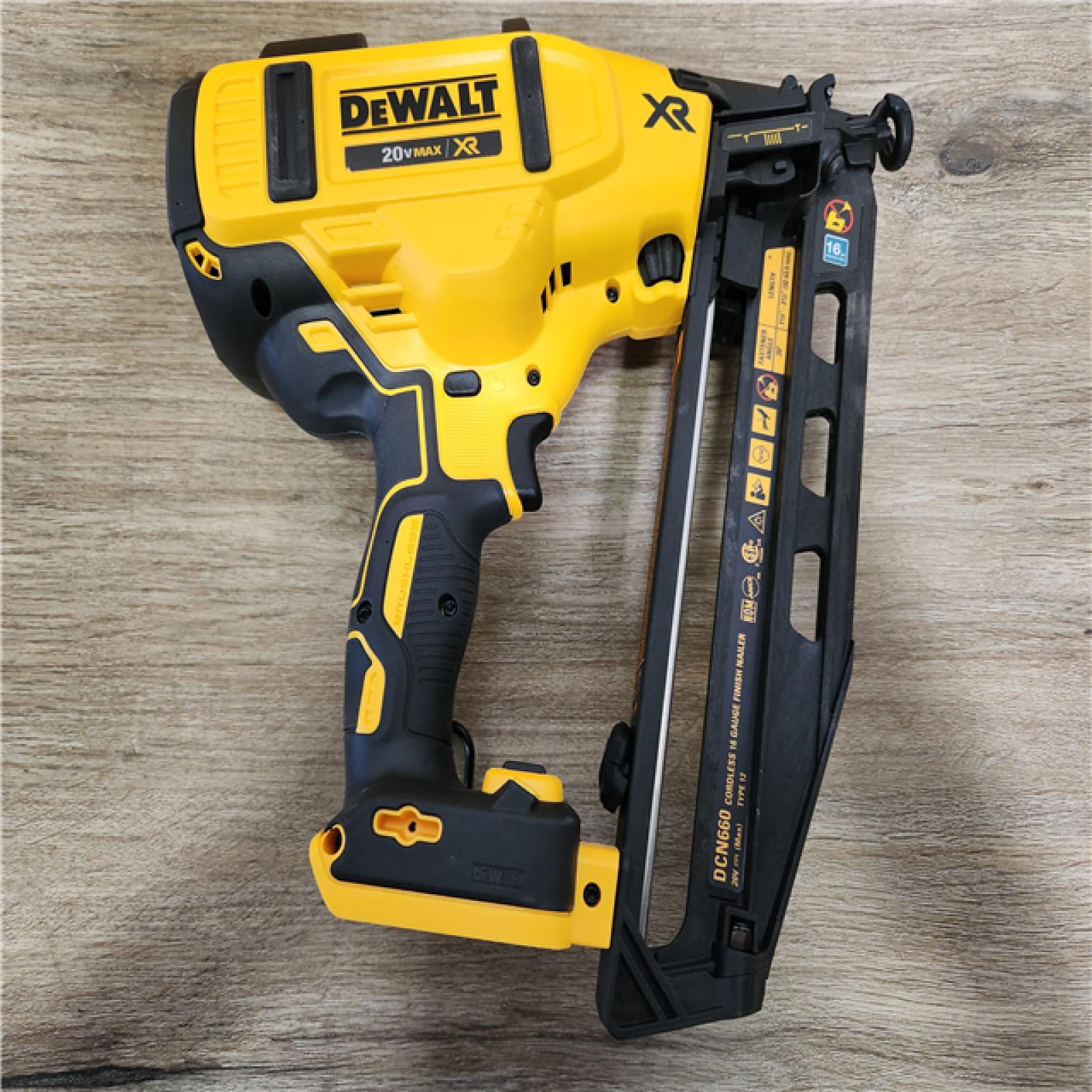 Phoenix Location NEW DEWALT 20V MAX XR 16Gauge Electric Cordless