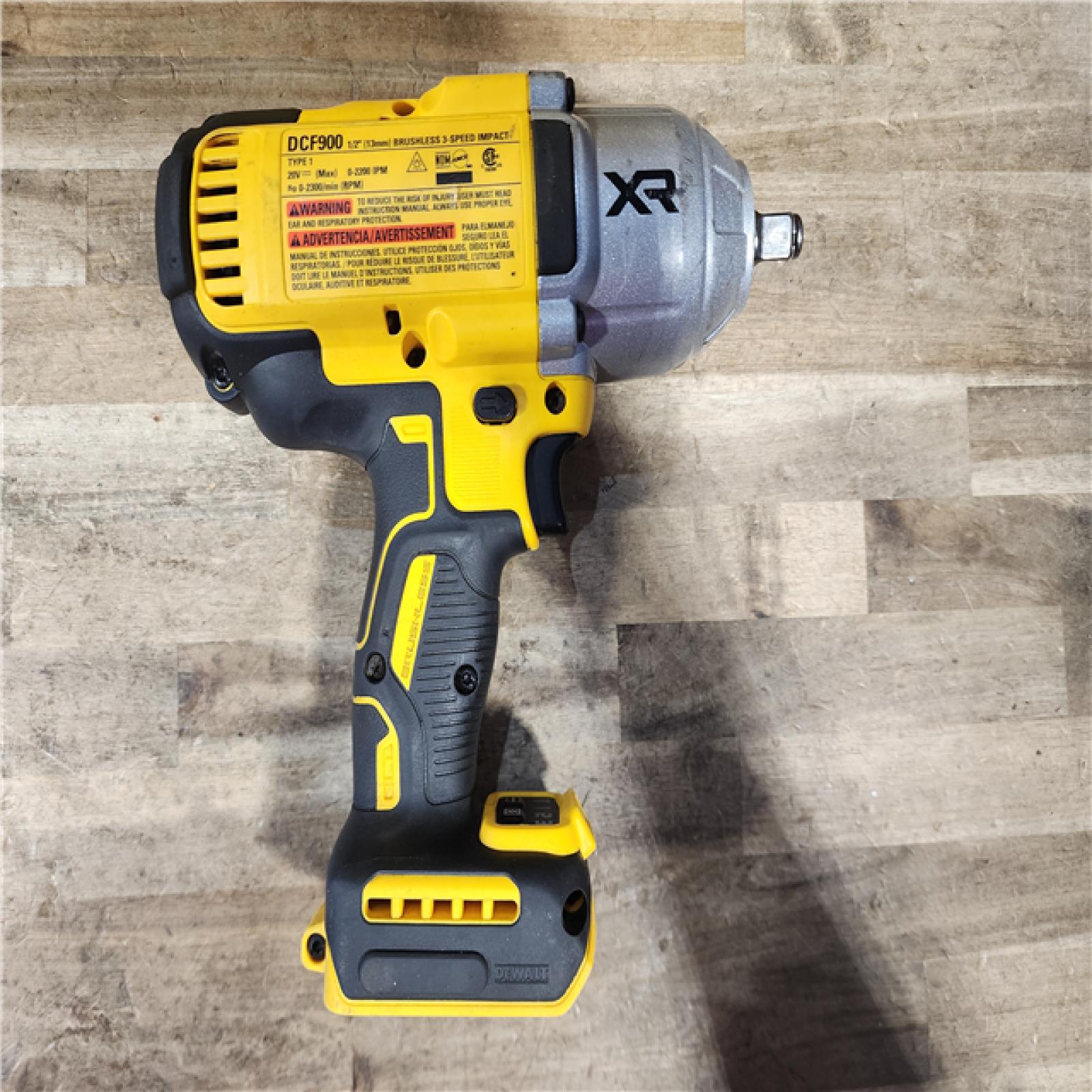 HOUSTON LOCATION - AS-IS DEWALT 20V MAX* XR 1/2 High Torque Impact Wrench W/ BATTERY & CHARGER