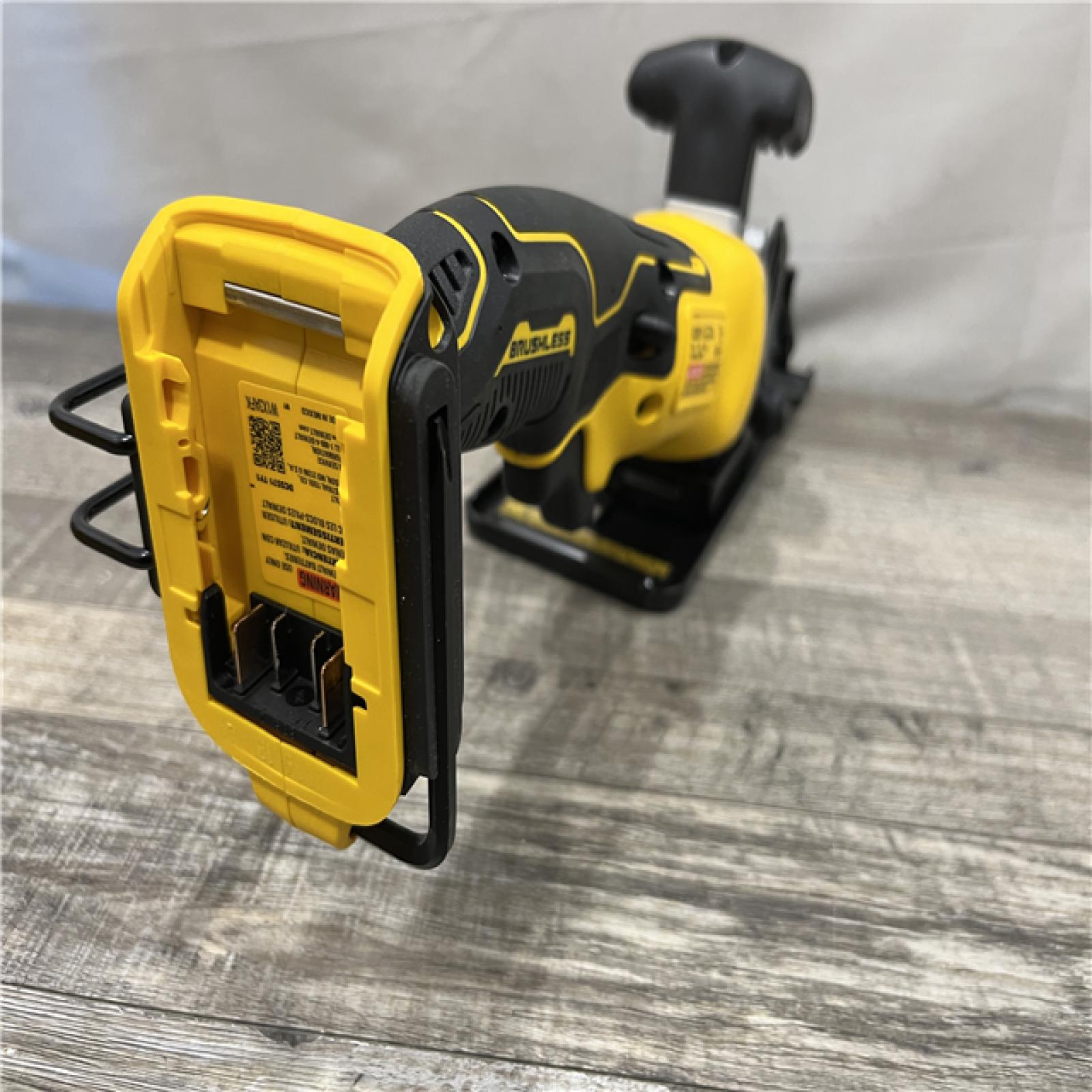 AS-IS DEWALT ATOMIC 20V MAX Cordless Brushless 4-1/2 in. Circular Saw (Tool Only)