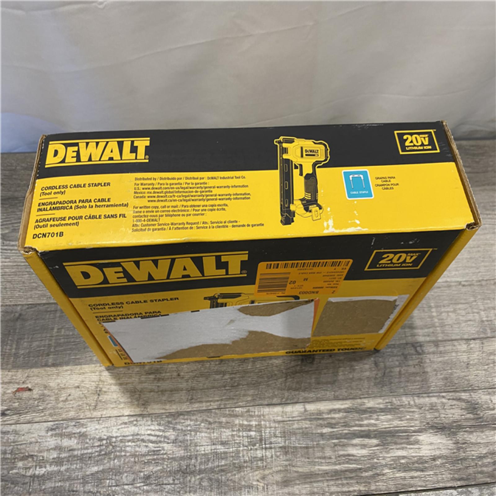NEW - DEWALT 20V MAX Lithium-Ion Cordless Cable Stapler (Tool Only)