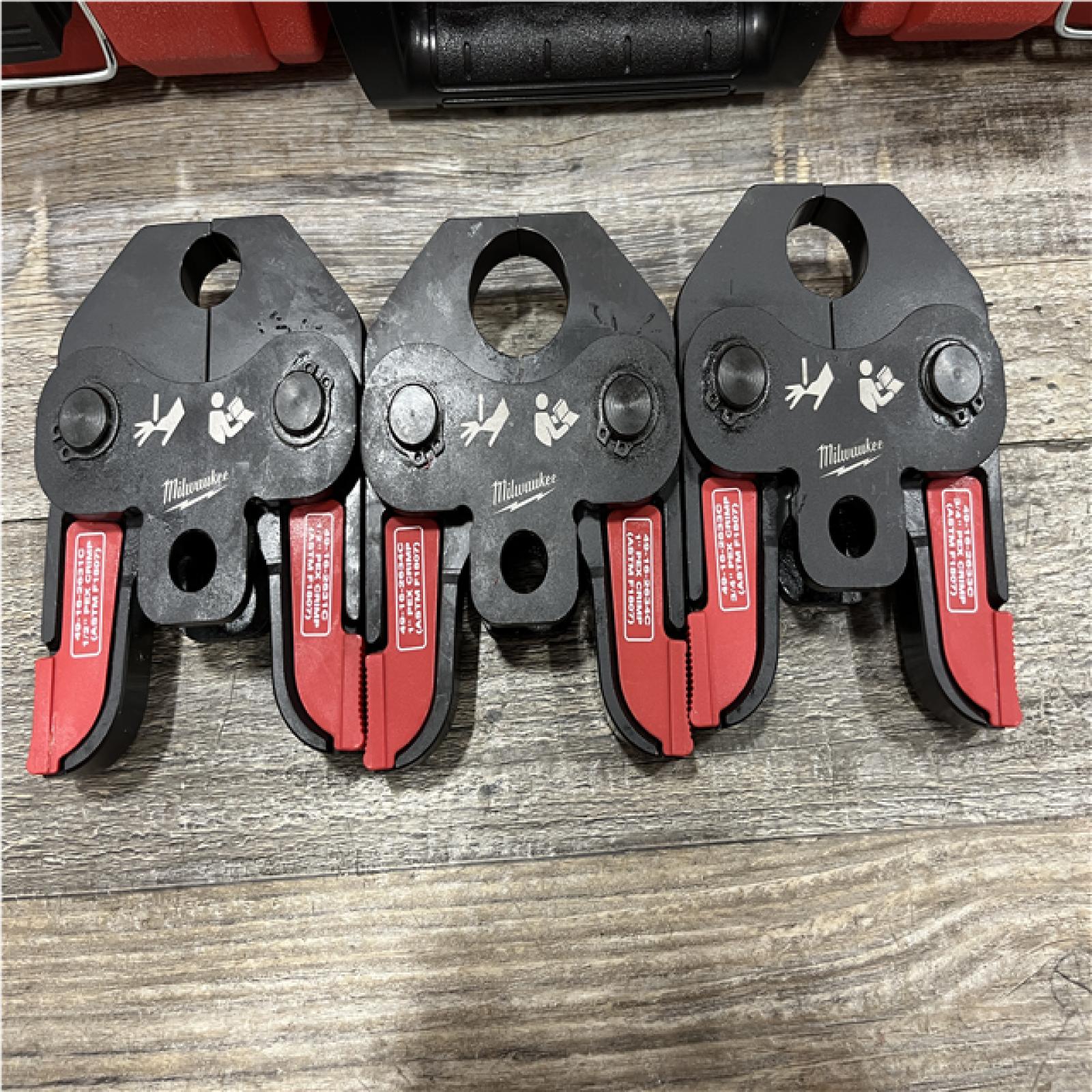 AS-IS Milwaukee 18V Lithium-Ion Cordless Short Throw Press Tool Kit