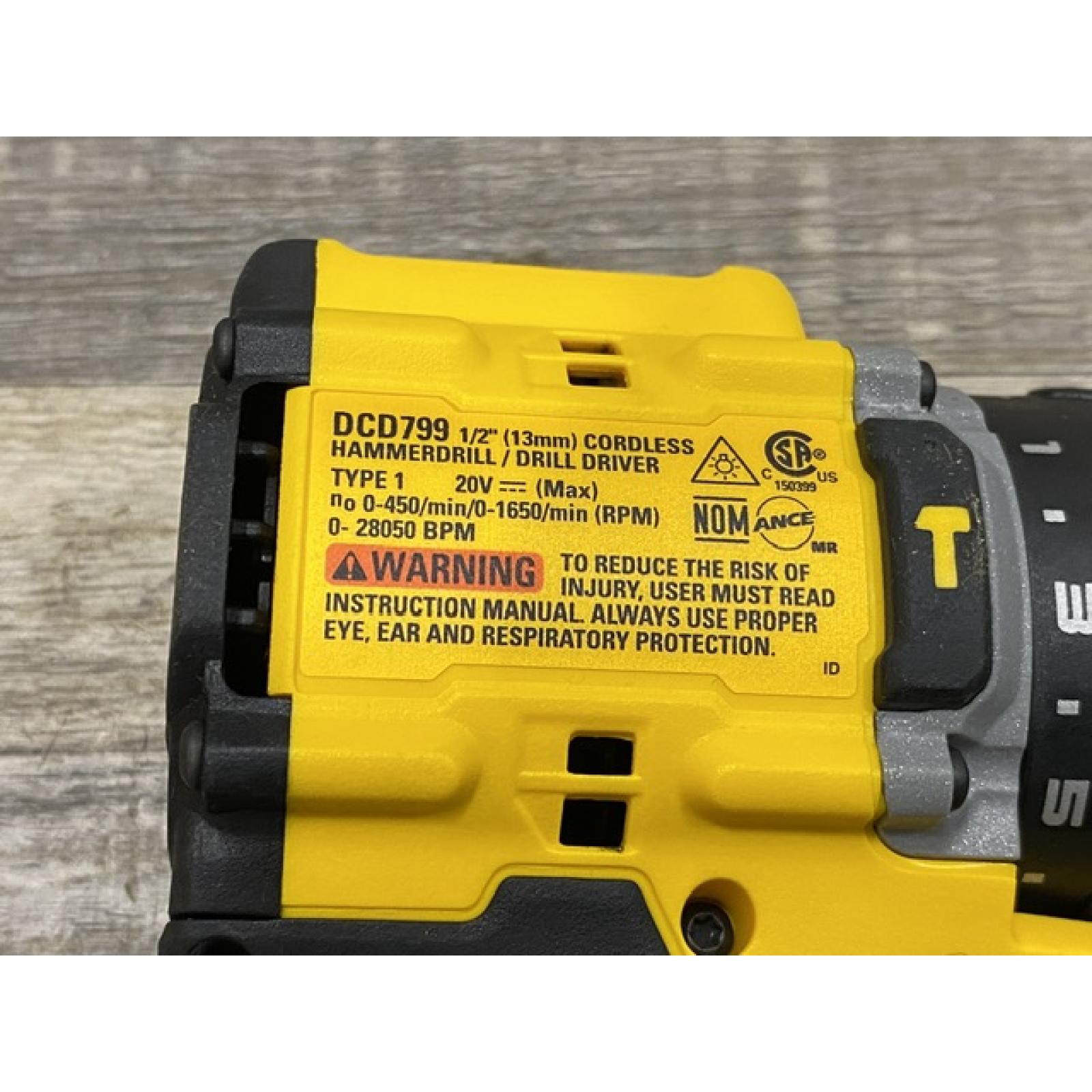 AS-IS DEWALT ATOMIC 20V Cordless 1/2 in. Compact Hammer Drill Kit