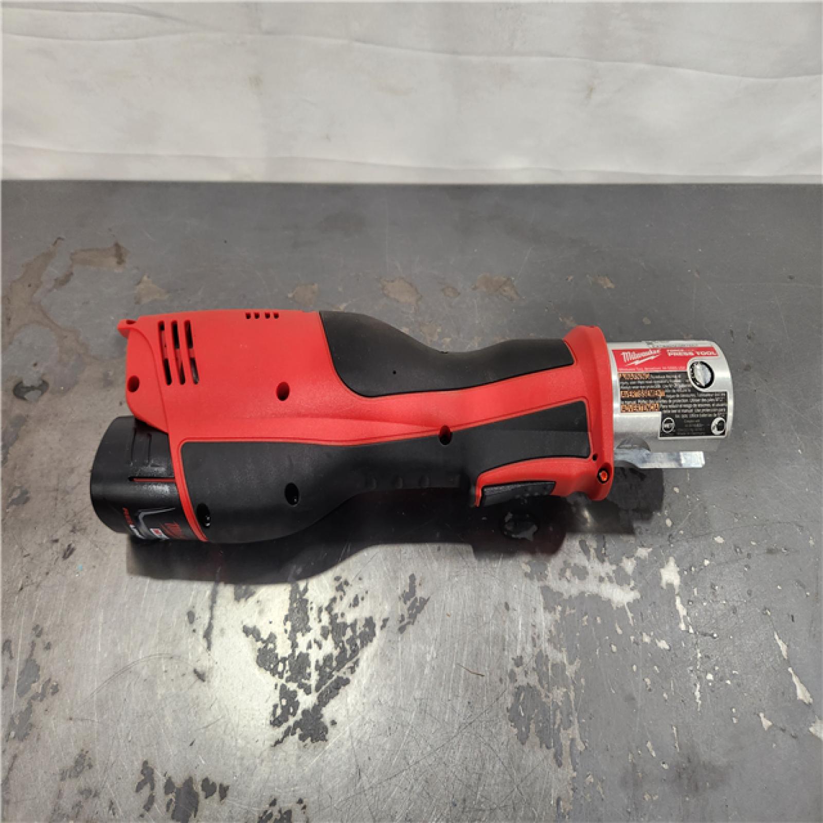 AS-IS- Milwaukee M12 Force Logic Press Tool 1/2 in. to 1 in. Kit