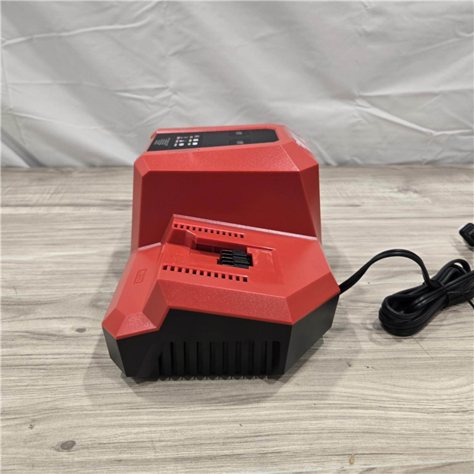 LIKE NEW! - Milwaukee 48-59-1815 M18 18V Dual Bay Simultaneous Super Charger