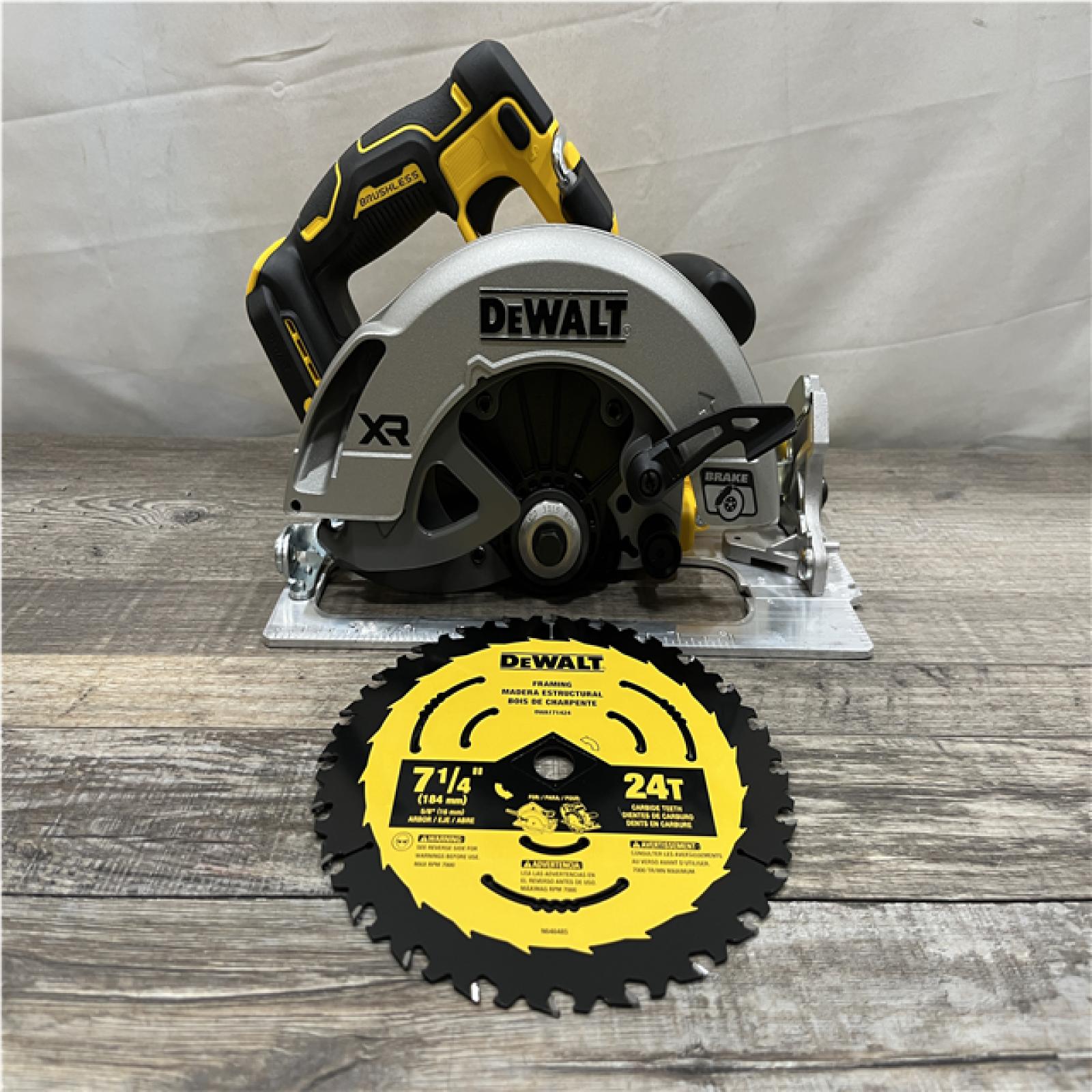 AS-IS DEWALT 20-Volt MAX 7-1/4 in. Cordless Circular Saw (Tool Only)