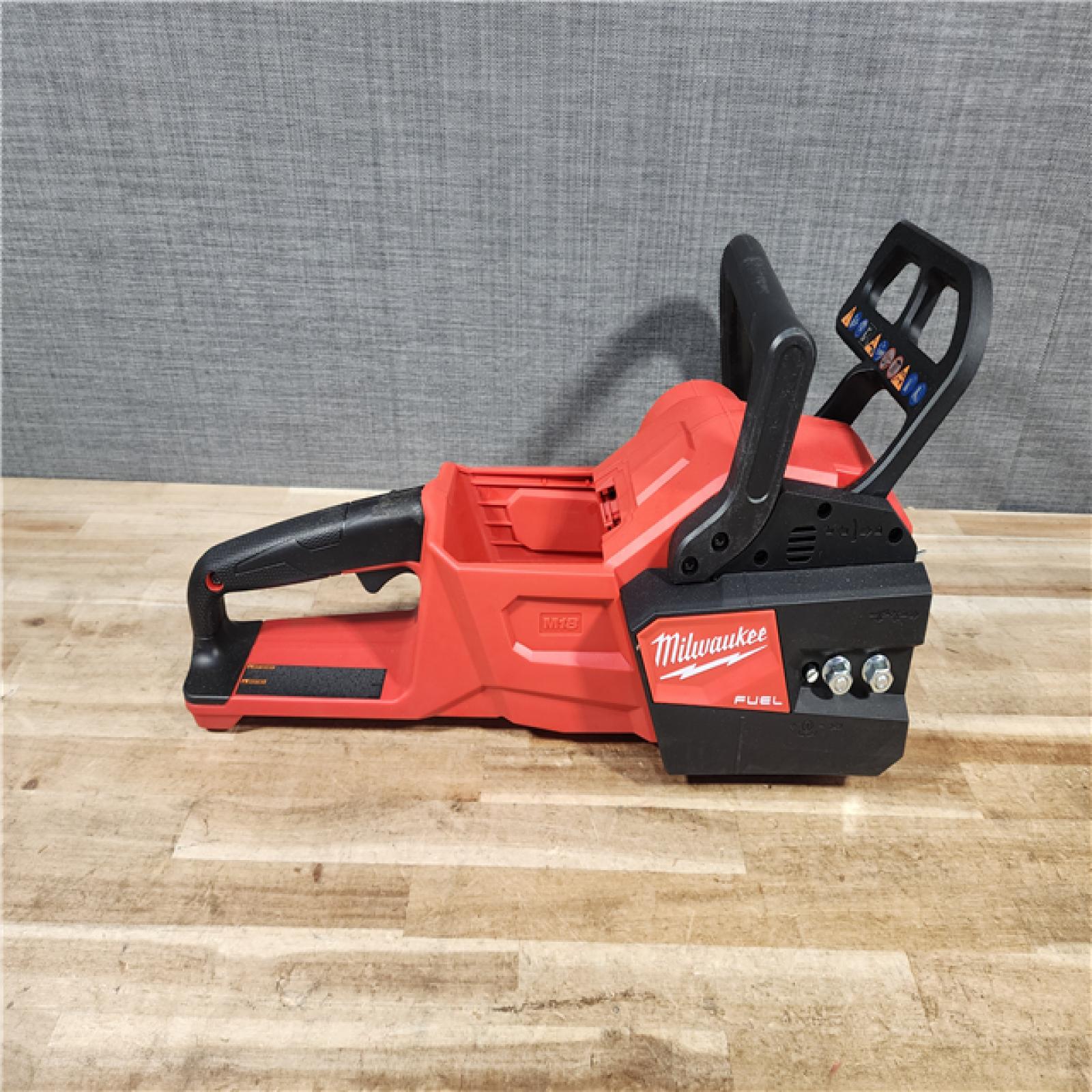 HOUSTON LOCATION - AS - IS Milwaukee FUEL 16 in. 18V Lithium-Ion Brushless Battery Chainsaw (Tool-Only)