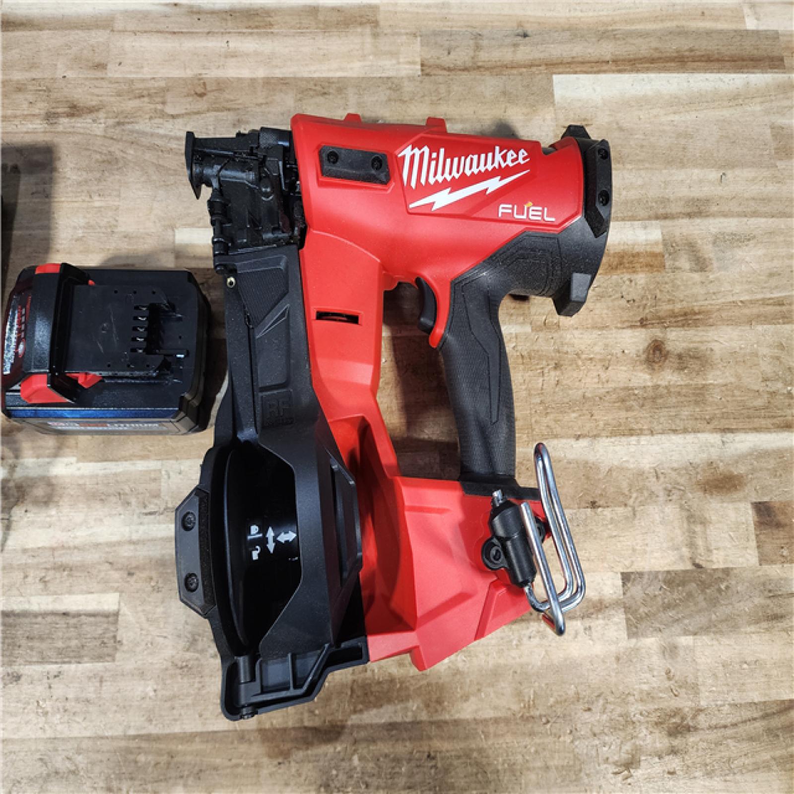 HOUSTON LOCATION - AS - IS Milwaukee FUEL 18-Volt Lithium-Ion Brushless Cordless Coil Roofing Nailer Combo Kit
