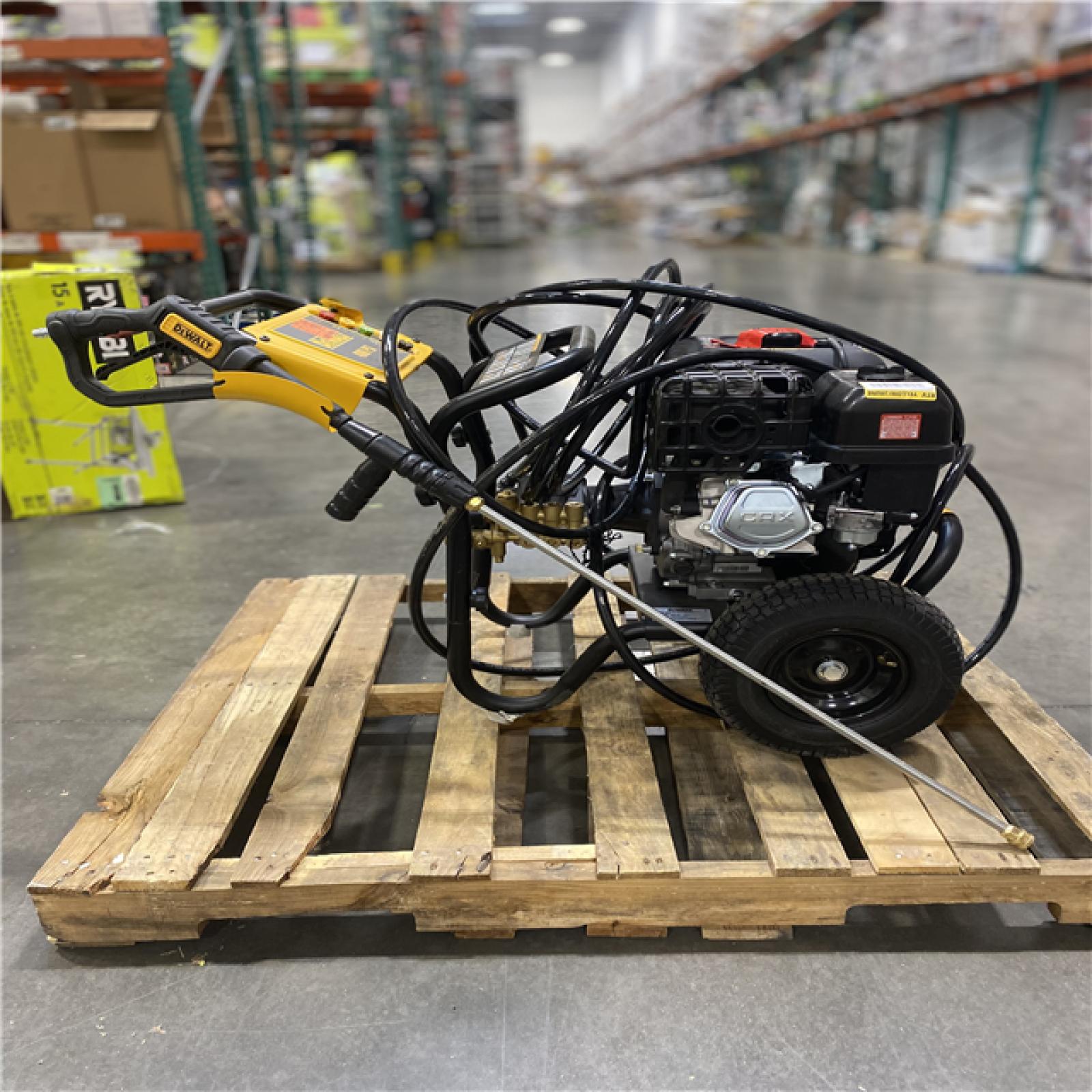 Dallas Location - As-Is DEWALT 4000 PSI 3.5 GPM Gas Pressure Washer