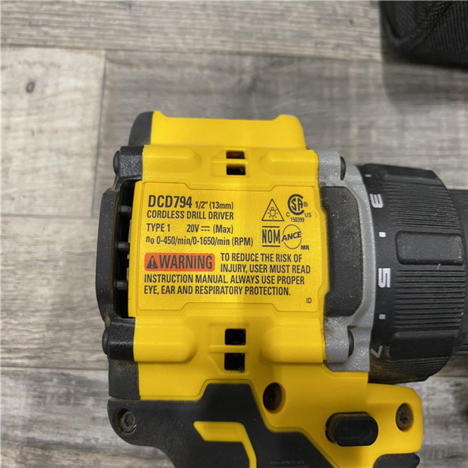 AS-IS DEWALT ATOMIC 20-Volt MAX Lithium-Ion Cordless Combo Kit