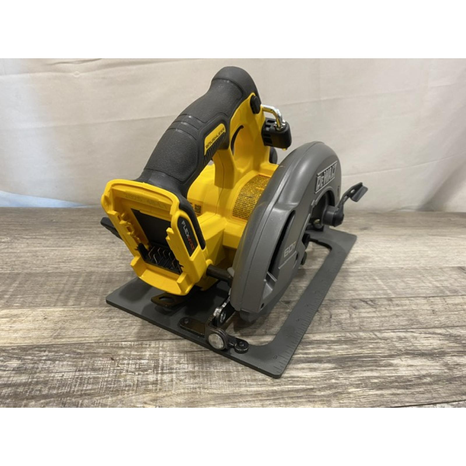 AS-IS DEWALT FLEXVOLT 60V MAX Cordless Brushless 7-1/4 in. Circular Saw with Brake (Tool Only)