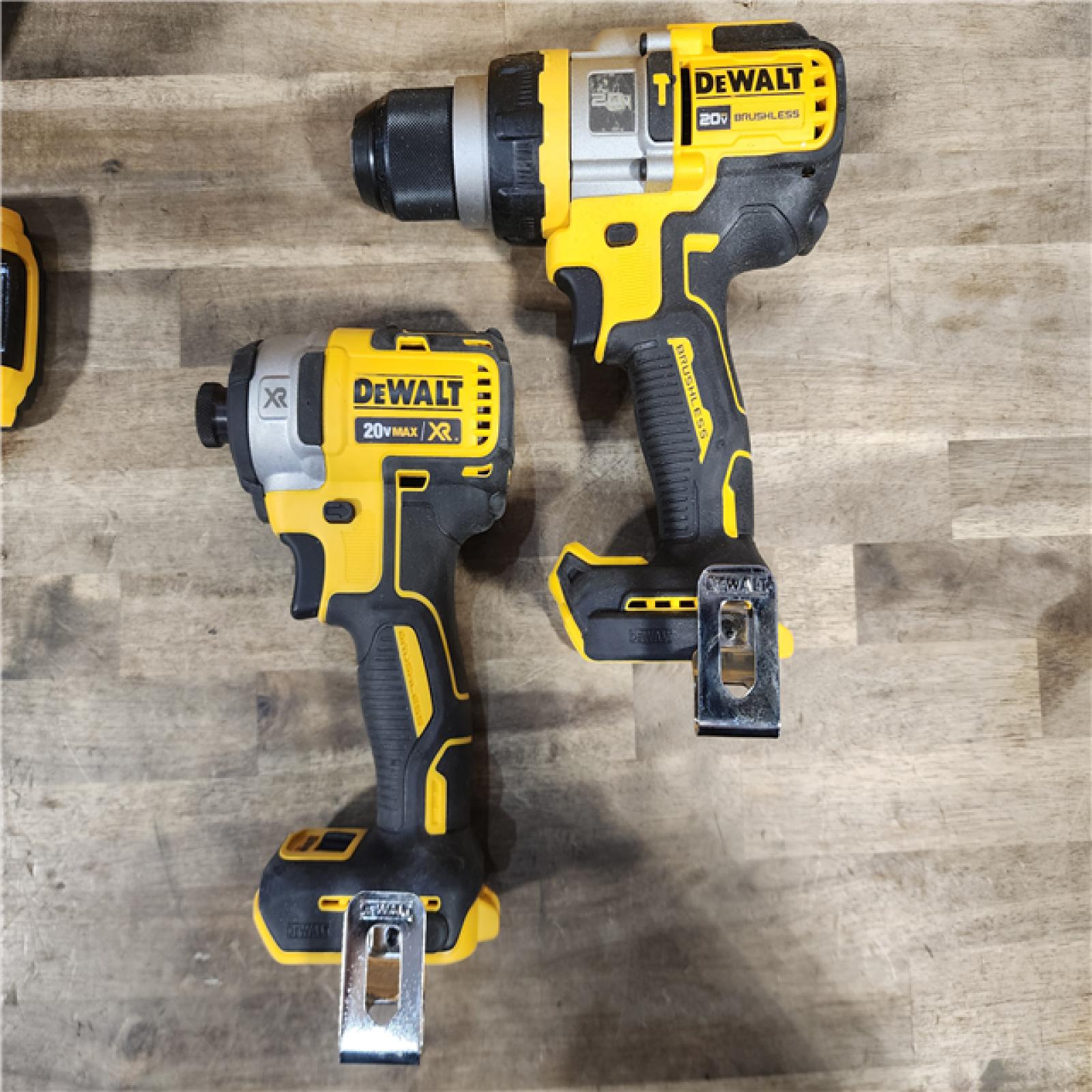 HOUSTON LOCATION - AS-IS DEWALT 20V MAX Cordless Brushless Hammer Drill/Driver 2 Tool Combo Kit with FLEXVOLT ADVANTAGE