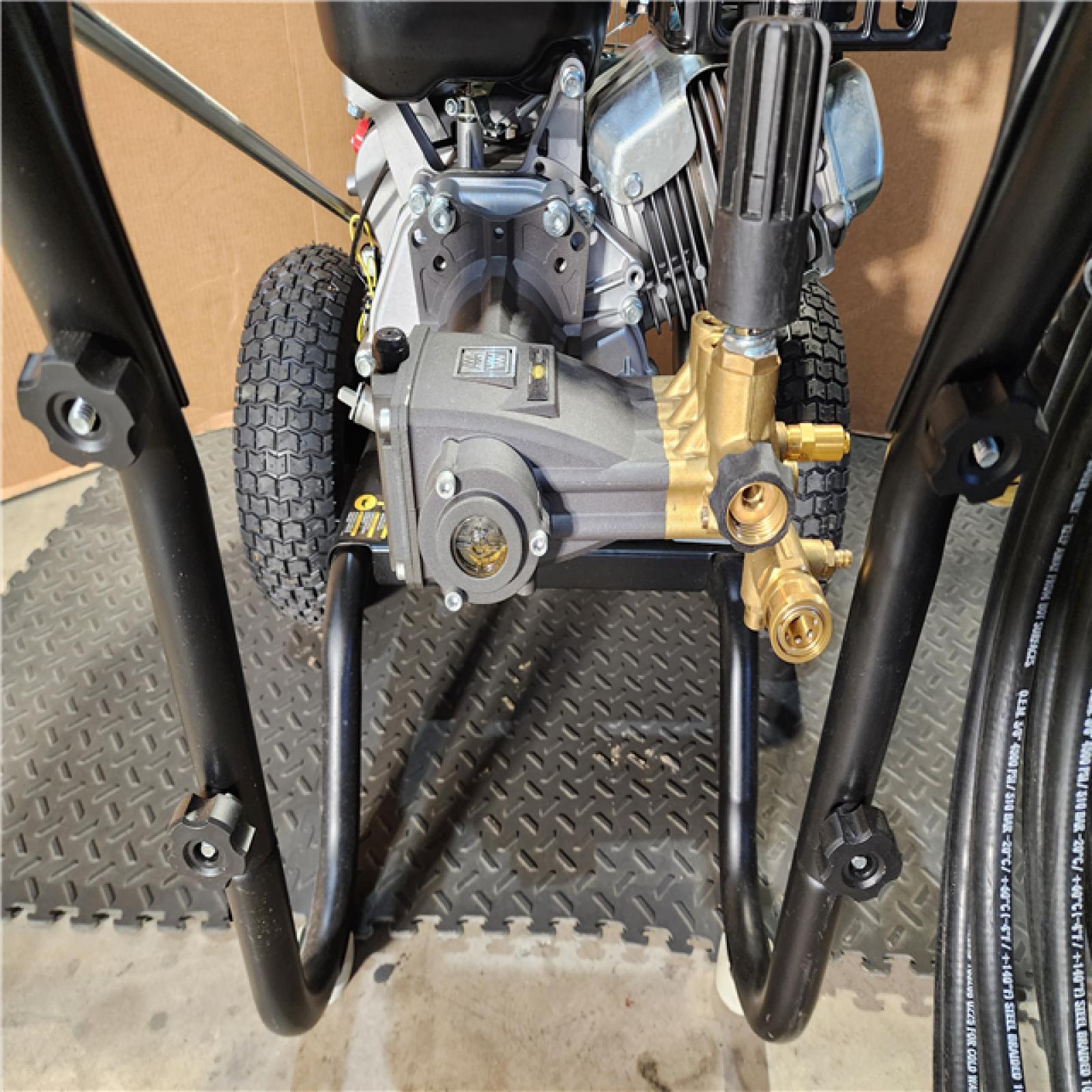 HOUSTON LOCATION - AS-IS DEWALT 4400 PSI 4.0 GPM Cold Water Gas Pressure Washer