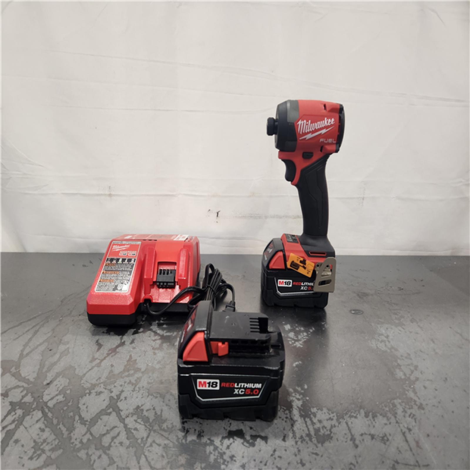 48-11-1852  2663-20 18.0 1/2  Cordless Impact Wrench  (2) Batteries