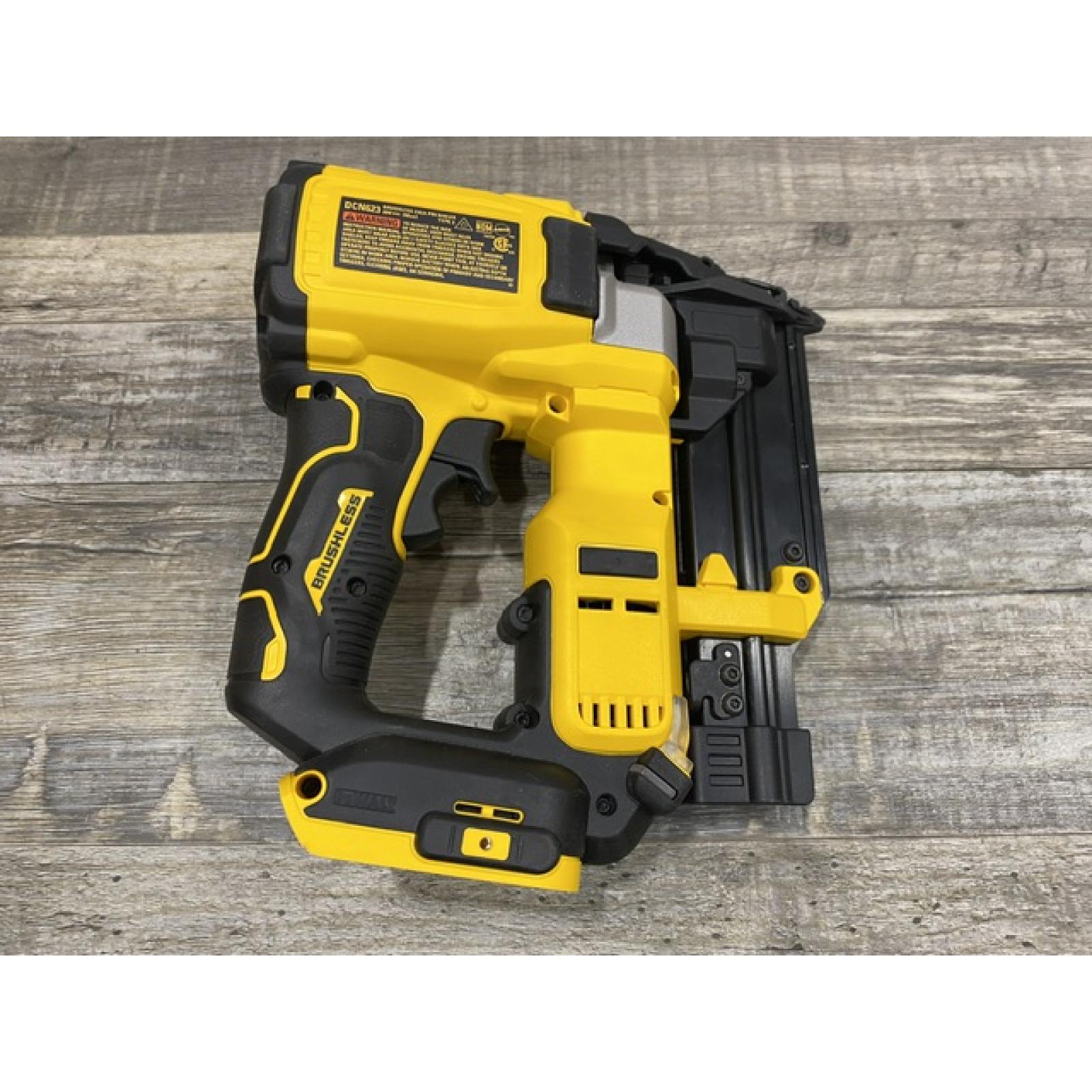 AS-IS DEWALT ATOMIC 20V MAX Lithium Ion Cordless 23 Gauge Pin Nailer Kit