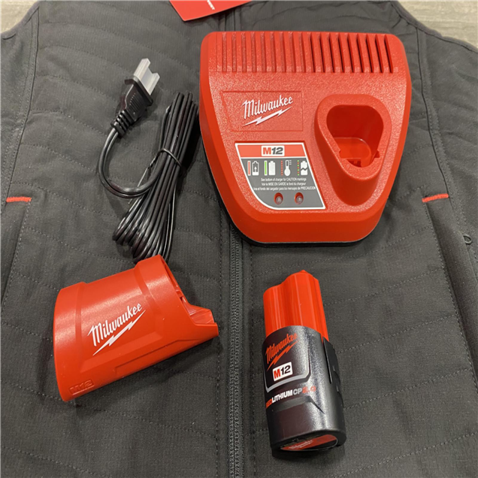 AS-IS Milwaukee Women's Medium 12-Volt Lithium-Ion Cordless Axis Black Heated Vest Kit