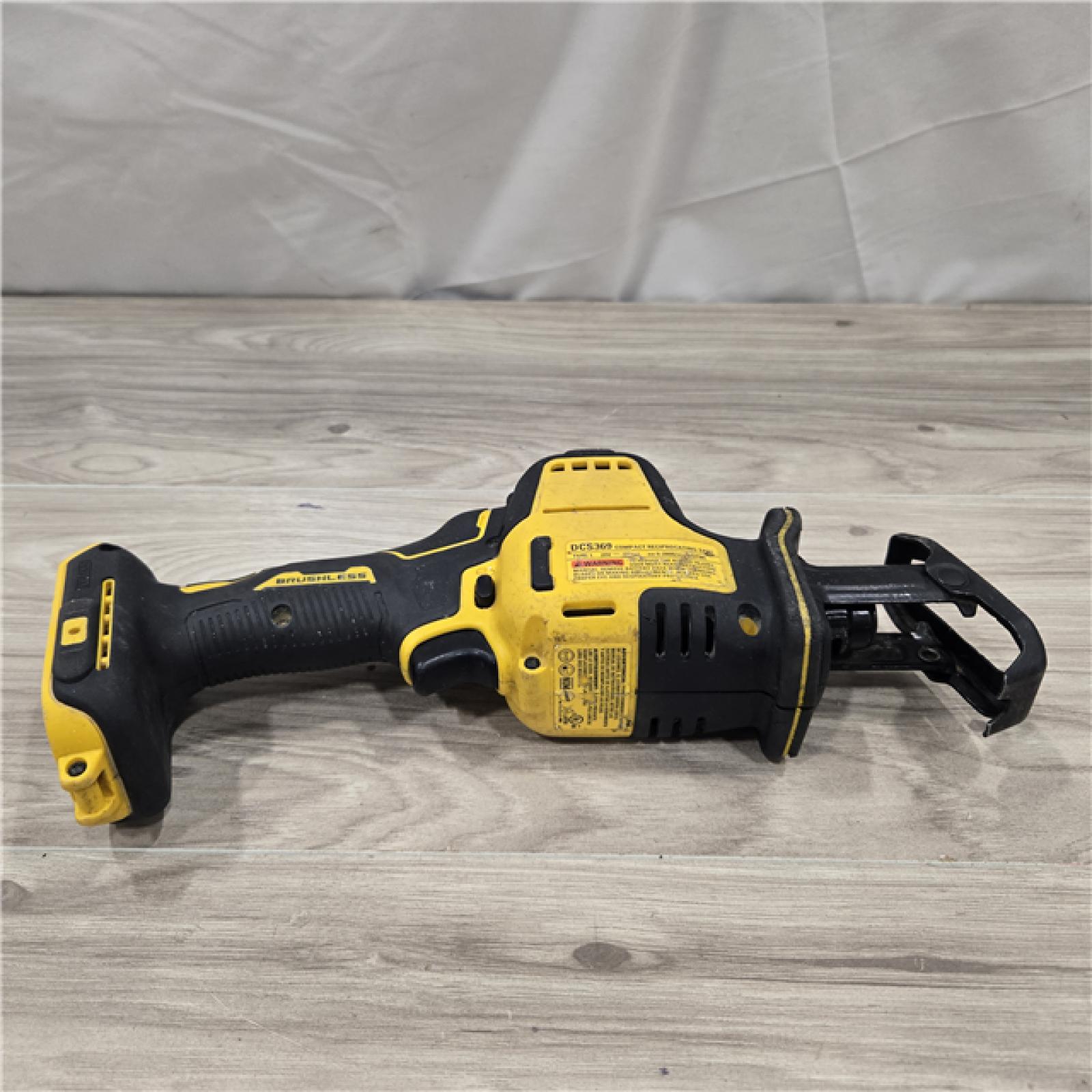 AS-IS Dewalt ATOMIC 20V MAX Cordless One-Handed Reciprocating Saw (Tool Only)