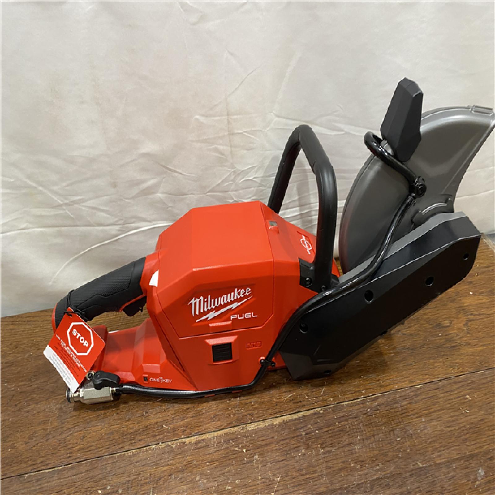 AS-IS Milwaukee M18 FUEL 18 V 9 in. Cordless Brushless Cut-Off Saw Kit (Battery & Charger)
