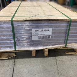 DALLAS LOCATION - Home Decorators Collection Crater Lake Oak 20 MIL x 7.1 in. W x 59.4 in. L Click Lock Waterproof Luxury Vinyl Plank Flooring (20.5 sqft/case) - 35 UNITS