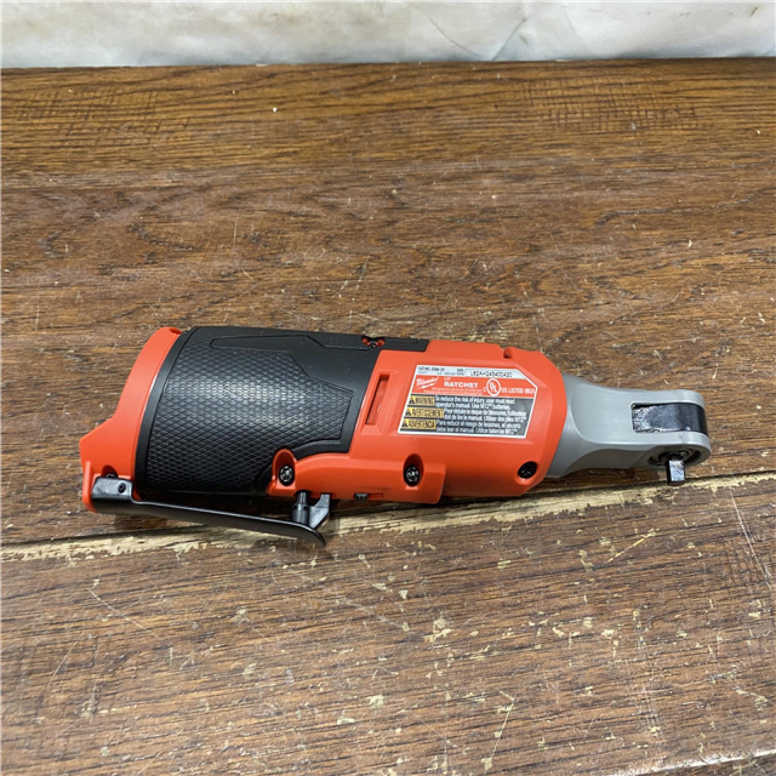 AS-IS Milwaukee M12 FUEL 12V Lithium-Ion Brushless Cordless High Speed 1/4 in. Ratchet Kit w/(2) Batteries, Charger and Bag