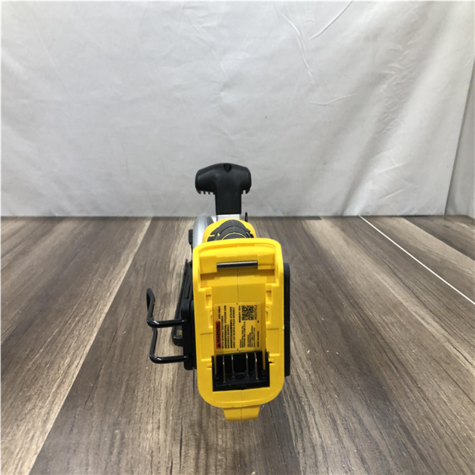 AS-IS DEWALT ATOMIC 20V MAX Cordless Brushless 4-1/2 in. Circular Saw (Tool Only)