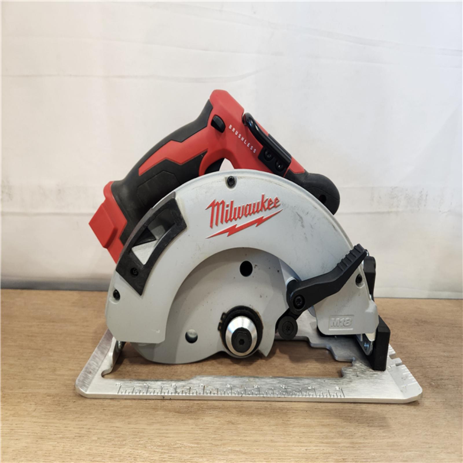 AS-IS- Milwaukee M18 7-1/4  18V Brushless Circular Saw (Bare Tool)