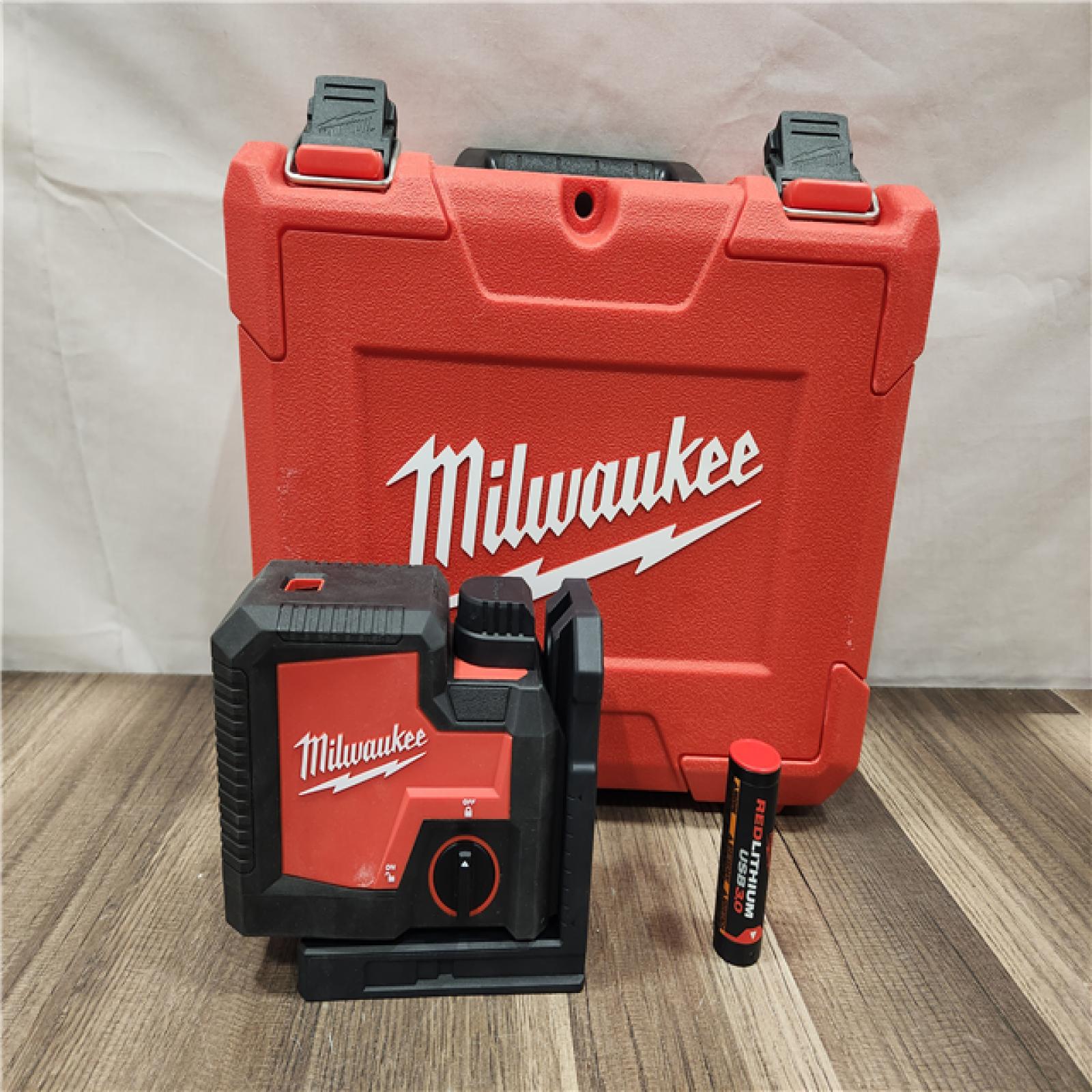 AS-IS- MILWAUKEE 100 Ft. REDLITHIUM Lithium-Ion USB Green Rechargeable Cross Line Laser Level with Charger