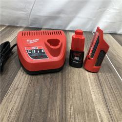 AS-IS Milwaukee Men's Medium M12 12V Lithium-Ion Cordless AXIS Black Heated Vest Kit