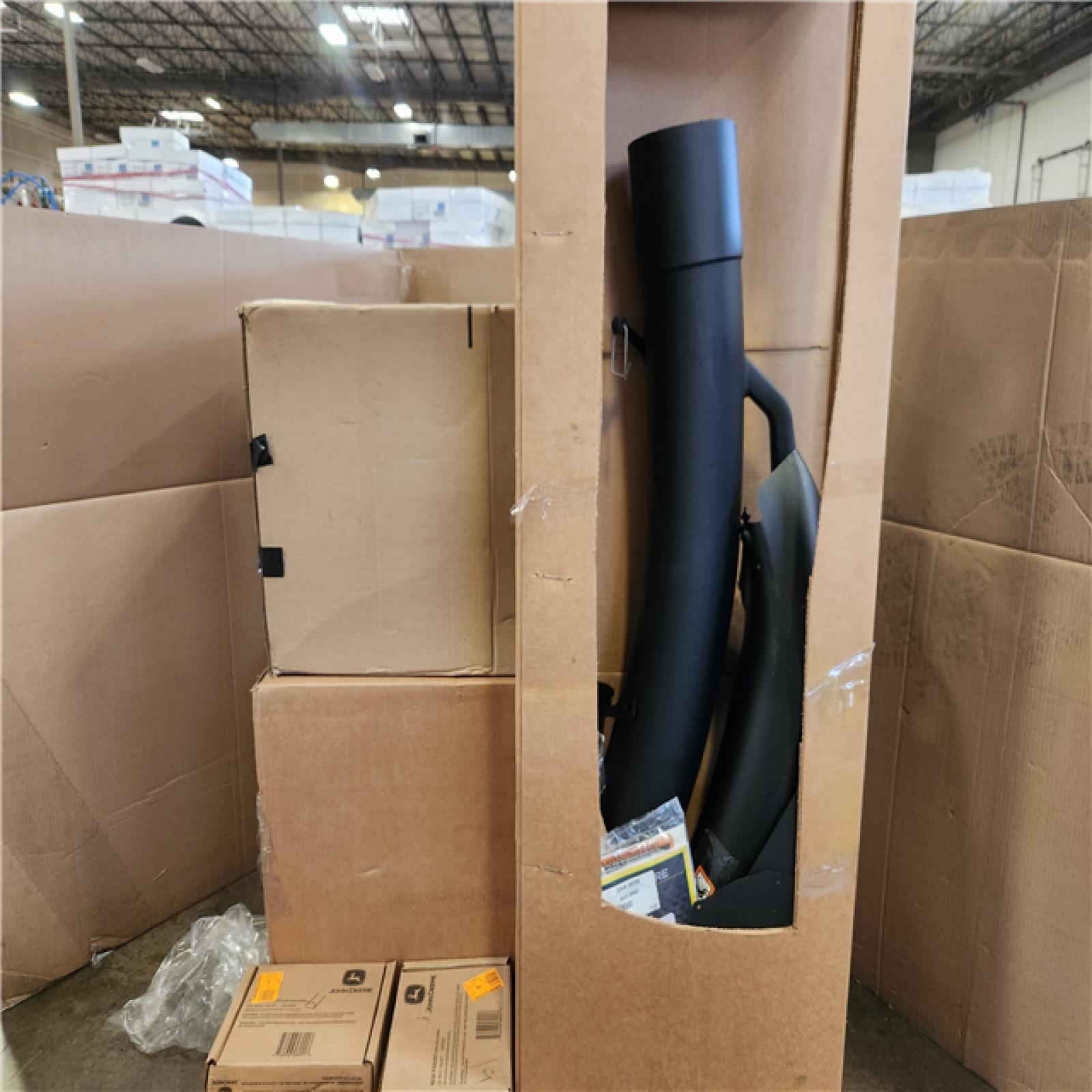 Phoenix NEW John Deere Zero-Turn Mower 42 in. 6.5 Bushel Twin Bagger