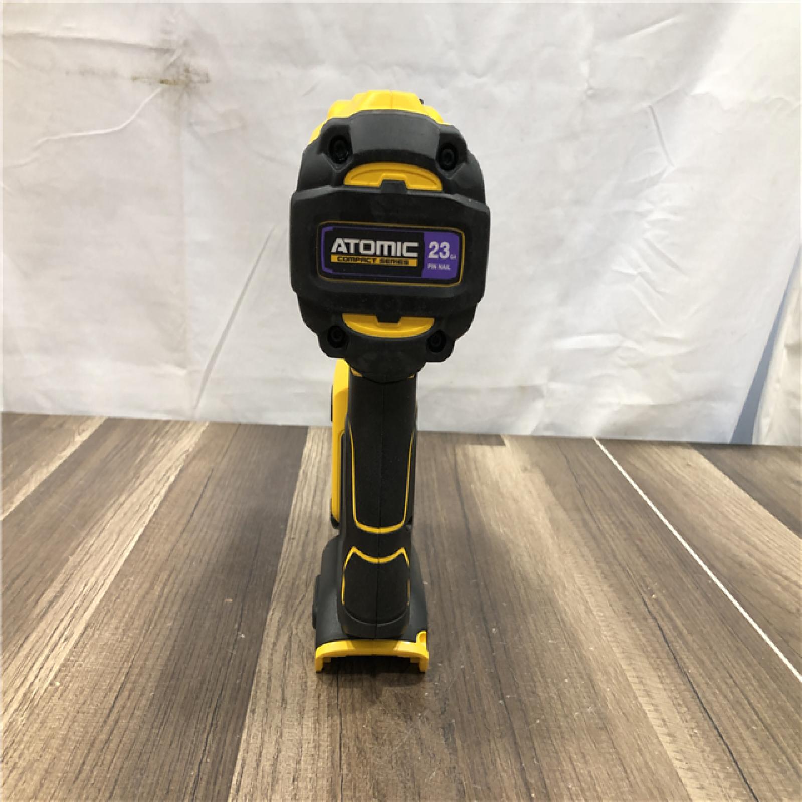 AS-IS DEWALT ATOMIC 20V MAX Lithium Ion Cordless 23 Gauge Pin Nailer Kit