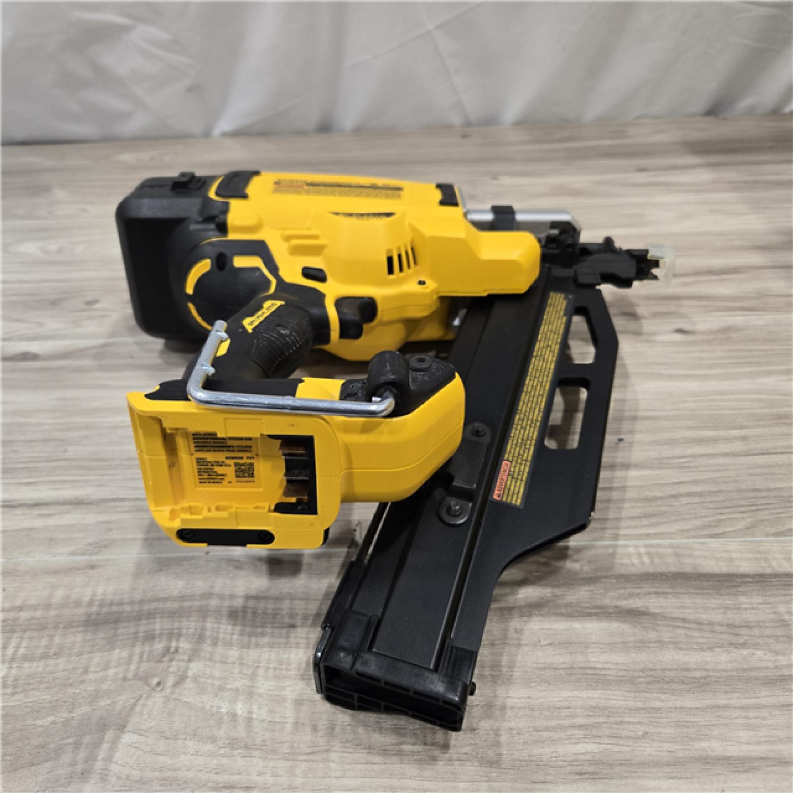 AS-IS DEWALT 20V 21° Cordless Framing Nailer (Tool-Only)