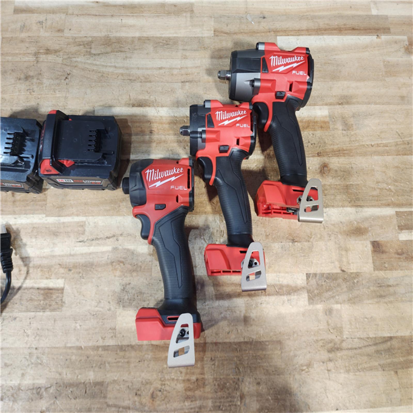 HOUSTON LOCATION - AS - IS Milwaukee 3 Tool Combo Kit W/ (2) Battery & Charger