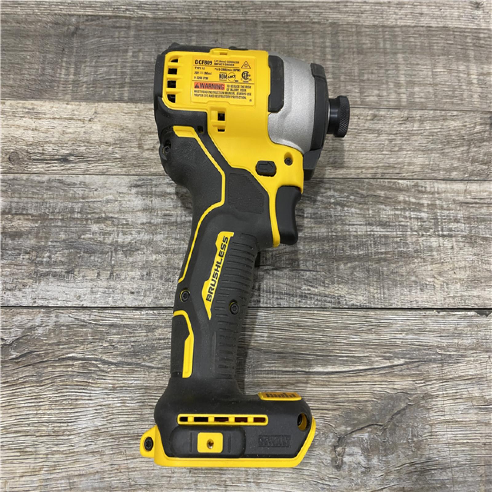 AS-IS DEWALT Atomic 20V Max Lithium-Ion Brushless Cordless Compact 1/4 in. Impact Driver Kit