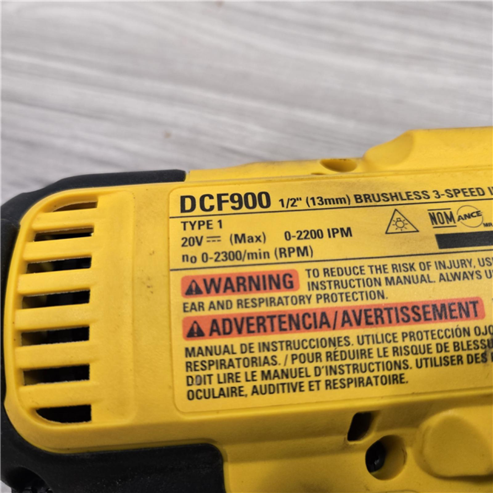 AS-IS Dewalt 20V MAX Cordless 1/2 in. Impact Wrench Kit