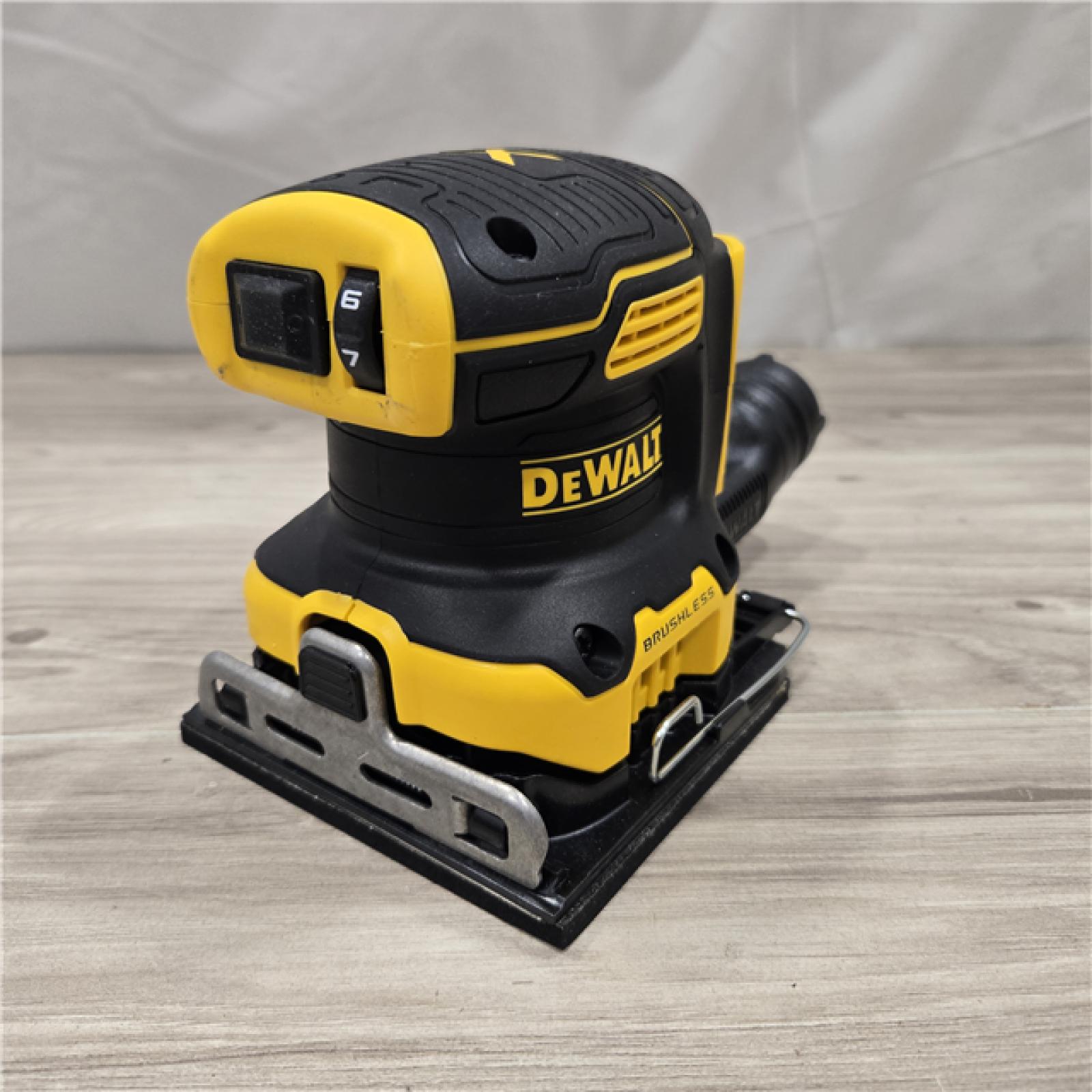 AS-IS DEWALT 20V MAX XR Cordless 1/4 Sheet Variable Speed Sander (Tool Only)