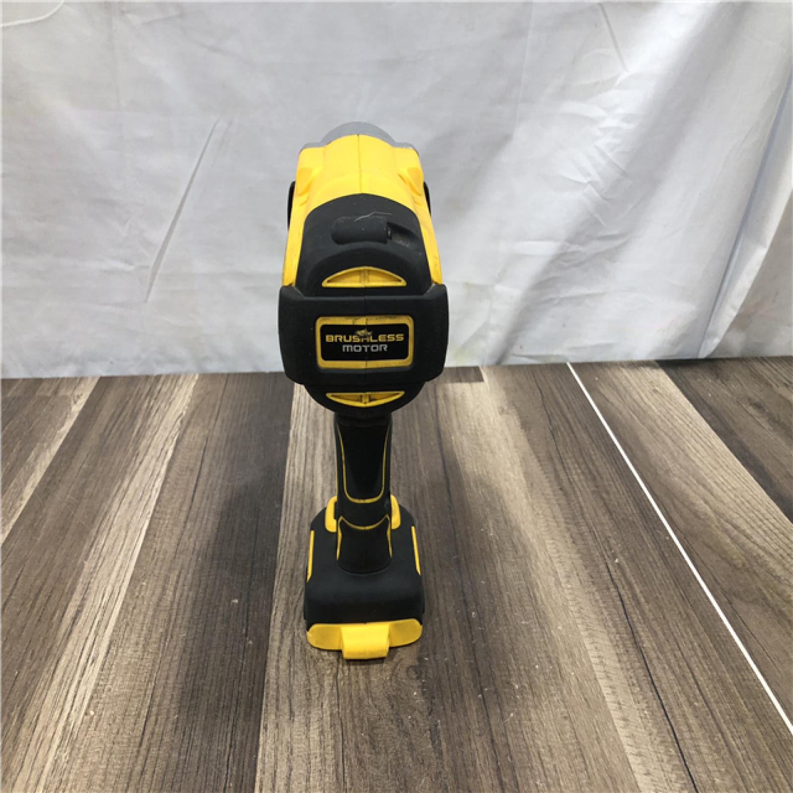 AS-IS DEWALT 20V MAX Lithium-Ion Cordless 1/2 in. Impact Wrench Kit