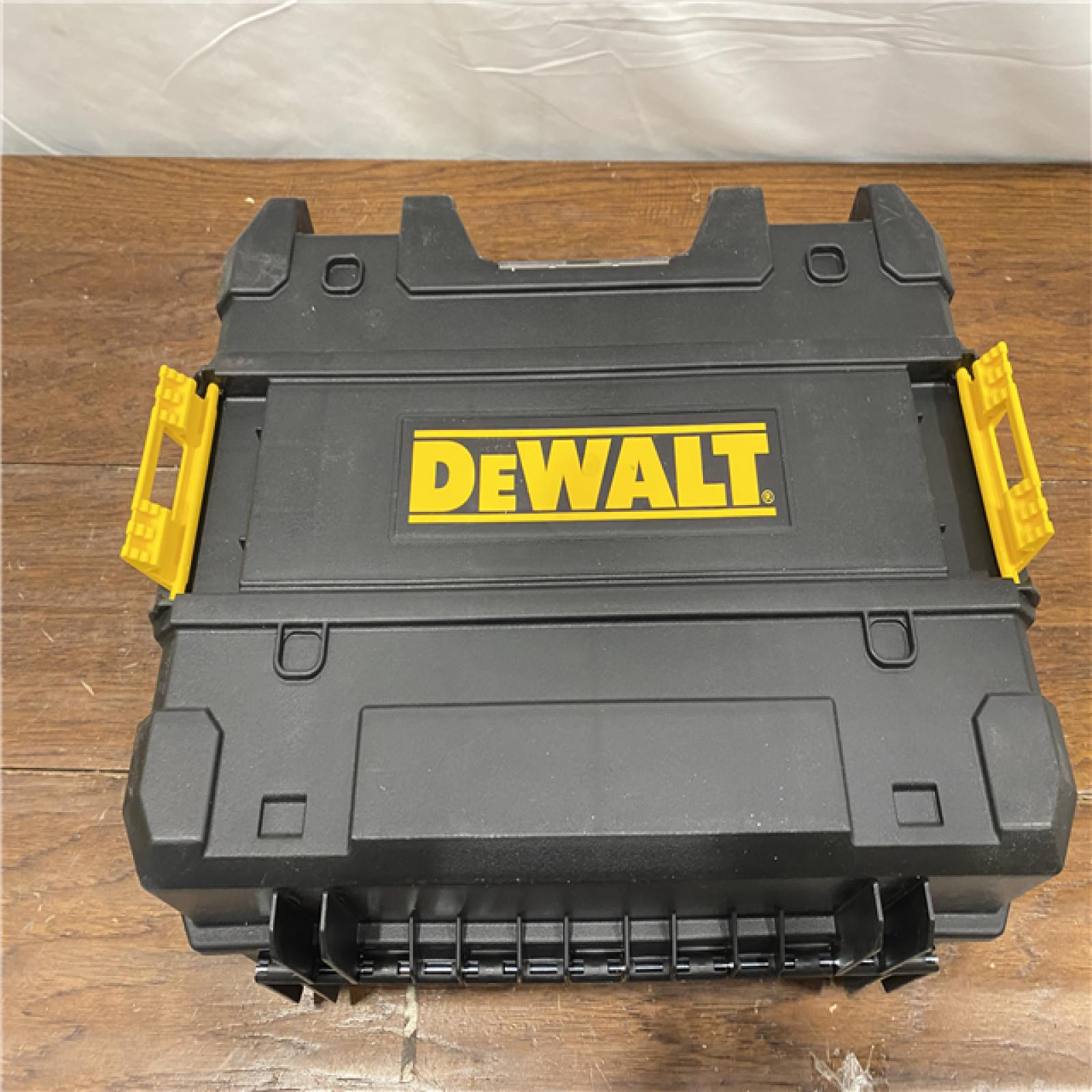 AS-IS DEWALT DCLE34030G 20V MAX XR Lithium-Ion Cordless 3X 360 Green Beam Line Laser (Tool Only)