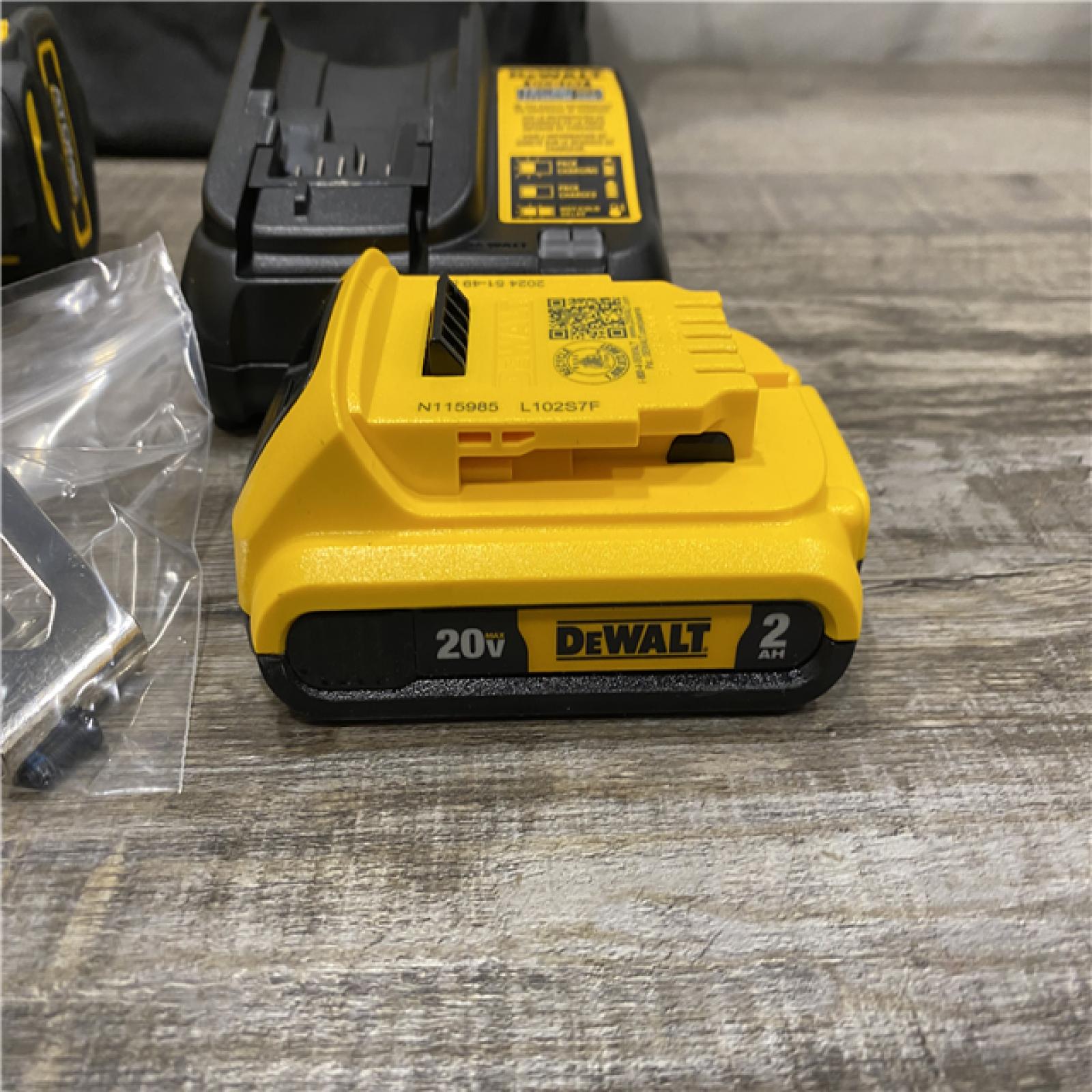 AS-IS DEWALT Atomic 20V Max Lithium-Ion Brushless Cordless Compact 1/4 in. Impact Driver Kit