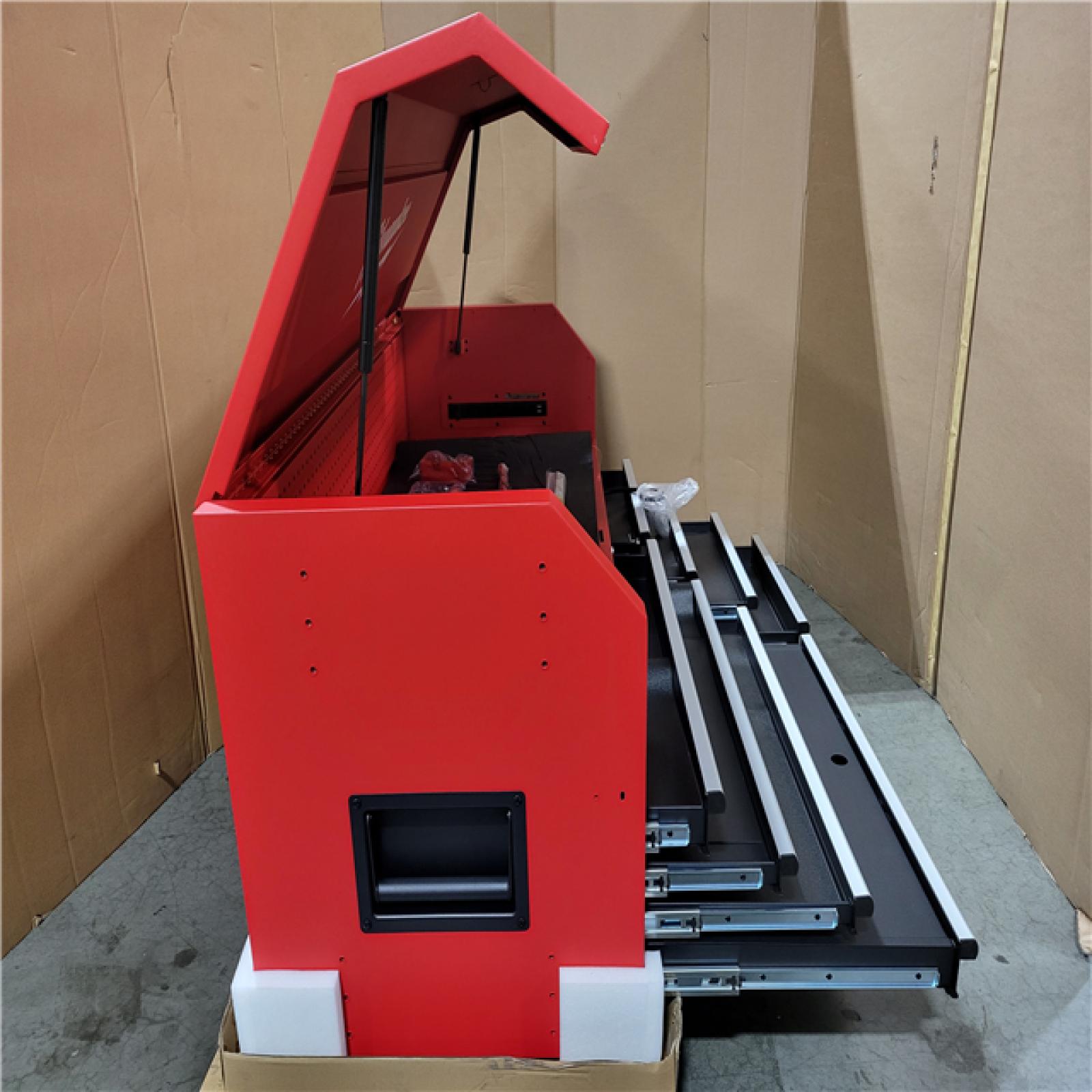 CALIFORNIA AS-IS MILWAUKEE HIGH CAPACITY INDUSTRIAL 8-DRAWER