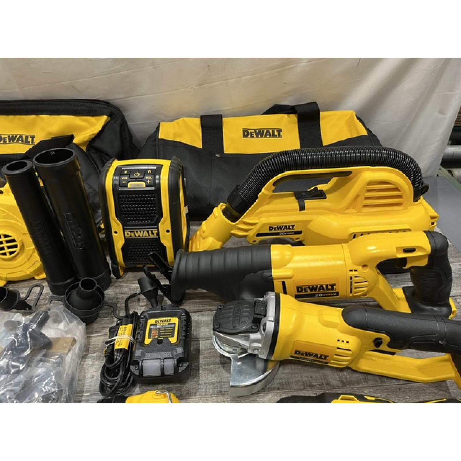 NEW - DEWALT 20-Volt Max Lithium-Ion (10-Tool) Cordless Combo Kit
