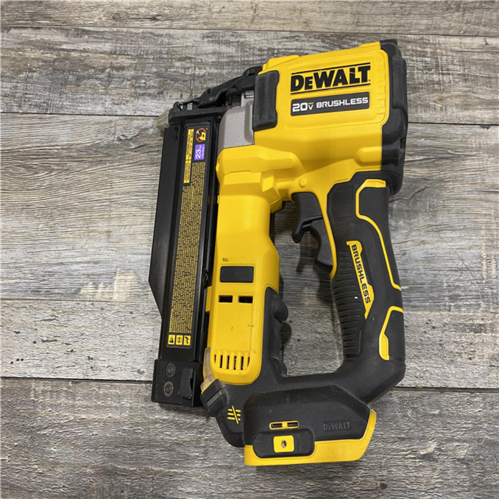 AS-IS DEWALT ATOMIC 20V MAX Lithium Ion Cordless 23 Gauge Pin Nailer Kit