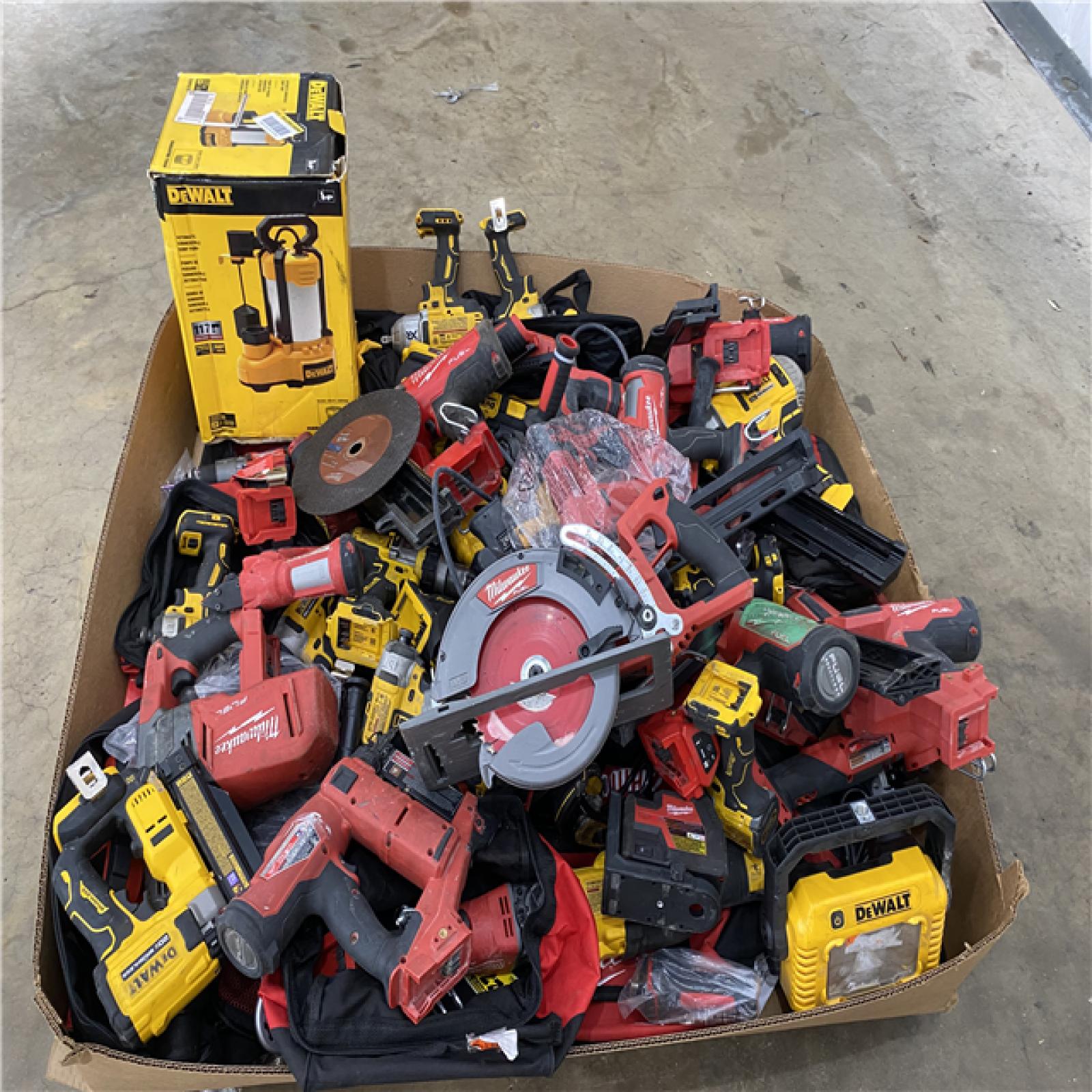 Houston Location AS IS - Tool Pallet