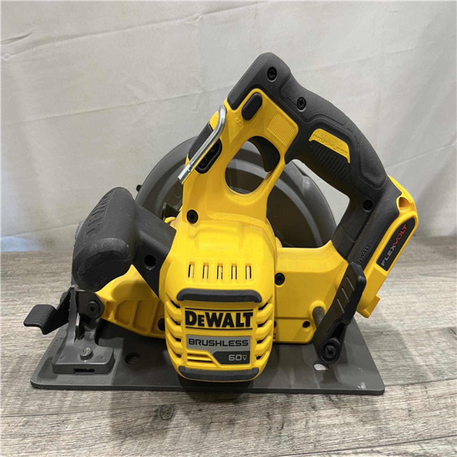 AS-IS DEWALT FLEXVOLT 60V MAX Cordless Brushless 7-1/4 in. Circular Saw with Brake (Tool Only)